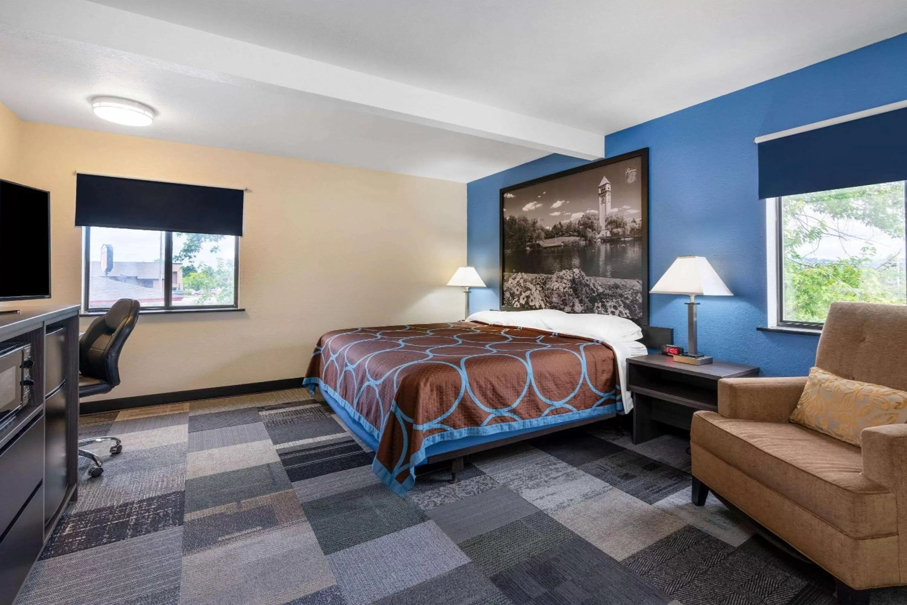 Photo of the whole room, Bed in Super 8 by Wyndham Spokane Valley