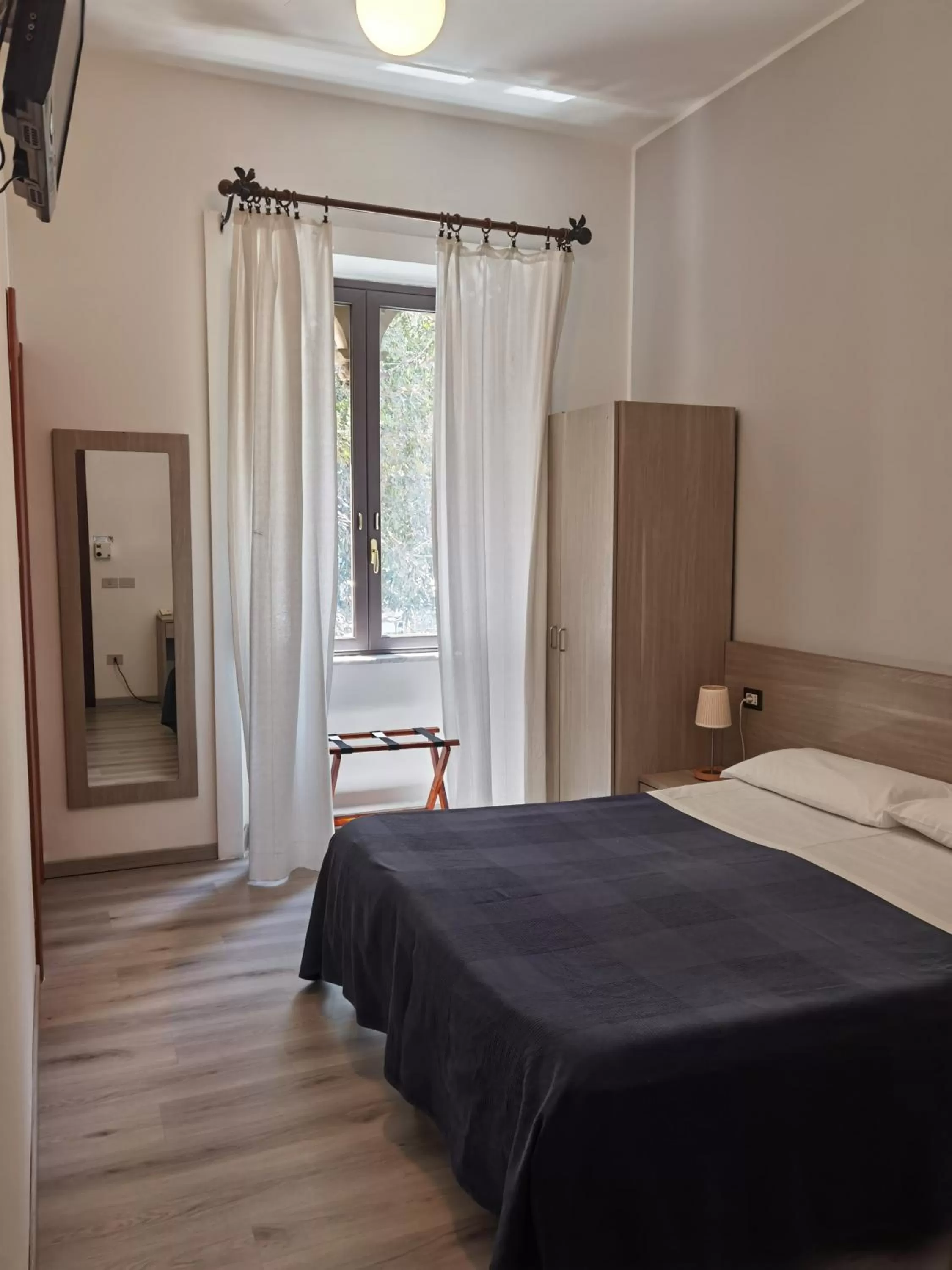 Photo of the whole room, Bed in Villa Astoria