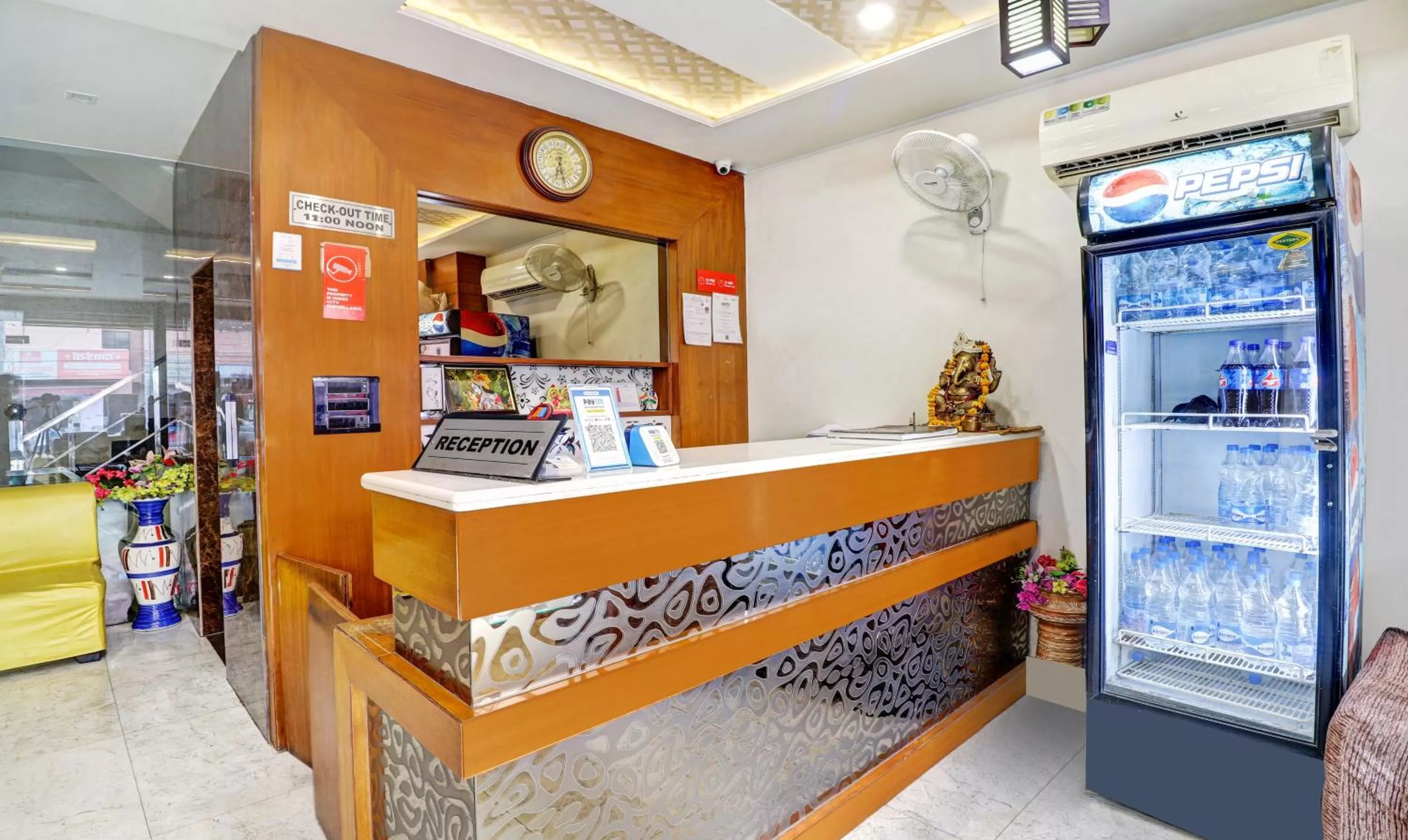 Lobby or reception in Itsy By Treebo - Anjali Mahal 500 Mtrs From Mathura Railway Station