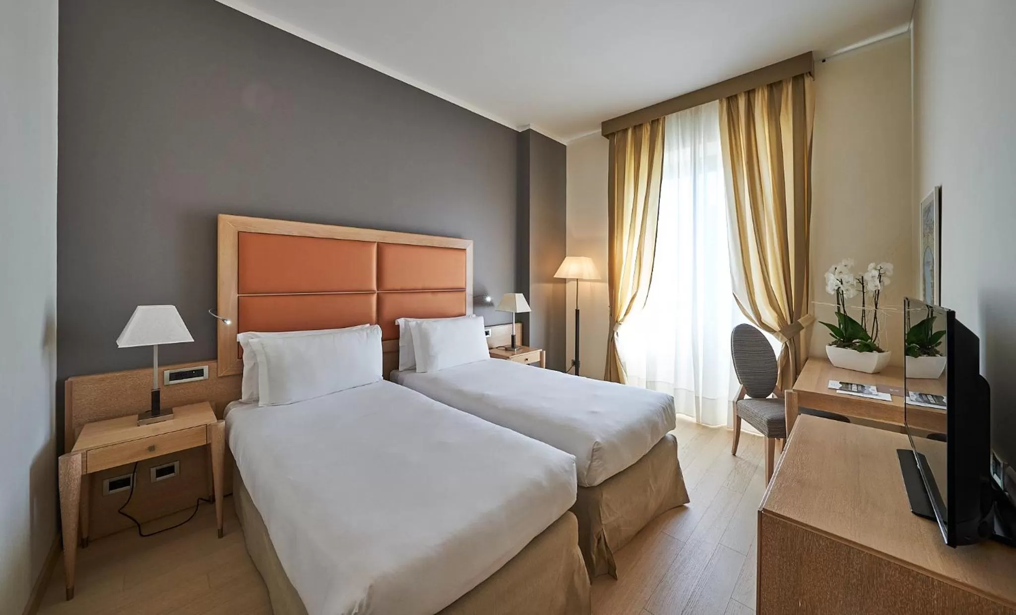 Bedroom, Bed in Hotel Astoria