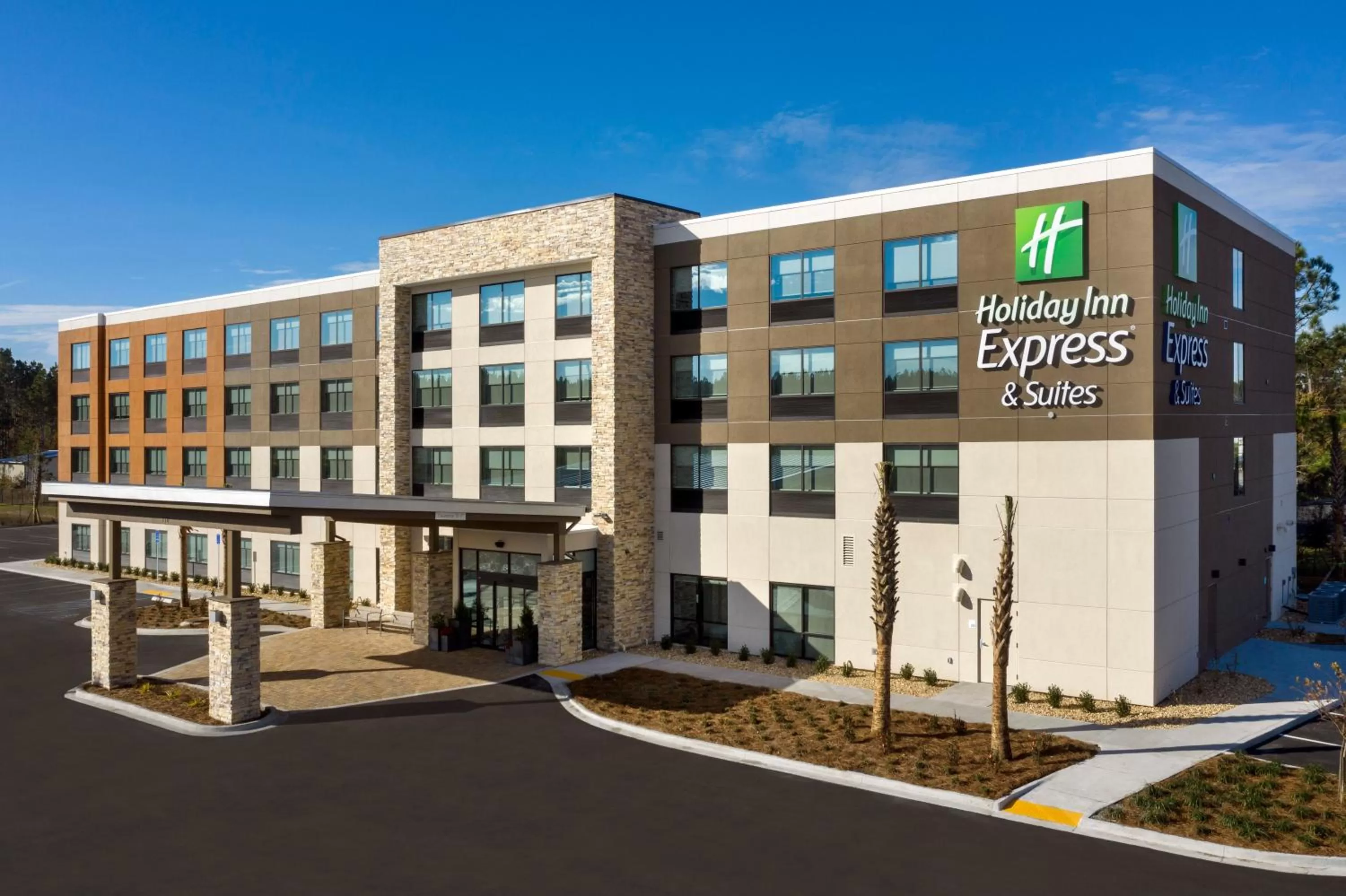 Property building in Holiday Inn Express & Suites Kingsland I-95-Naval Base Area by IHG