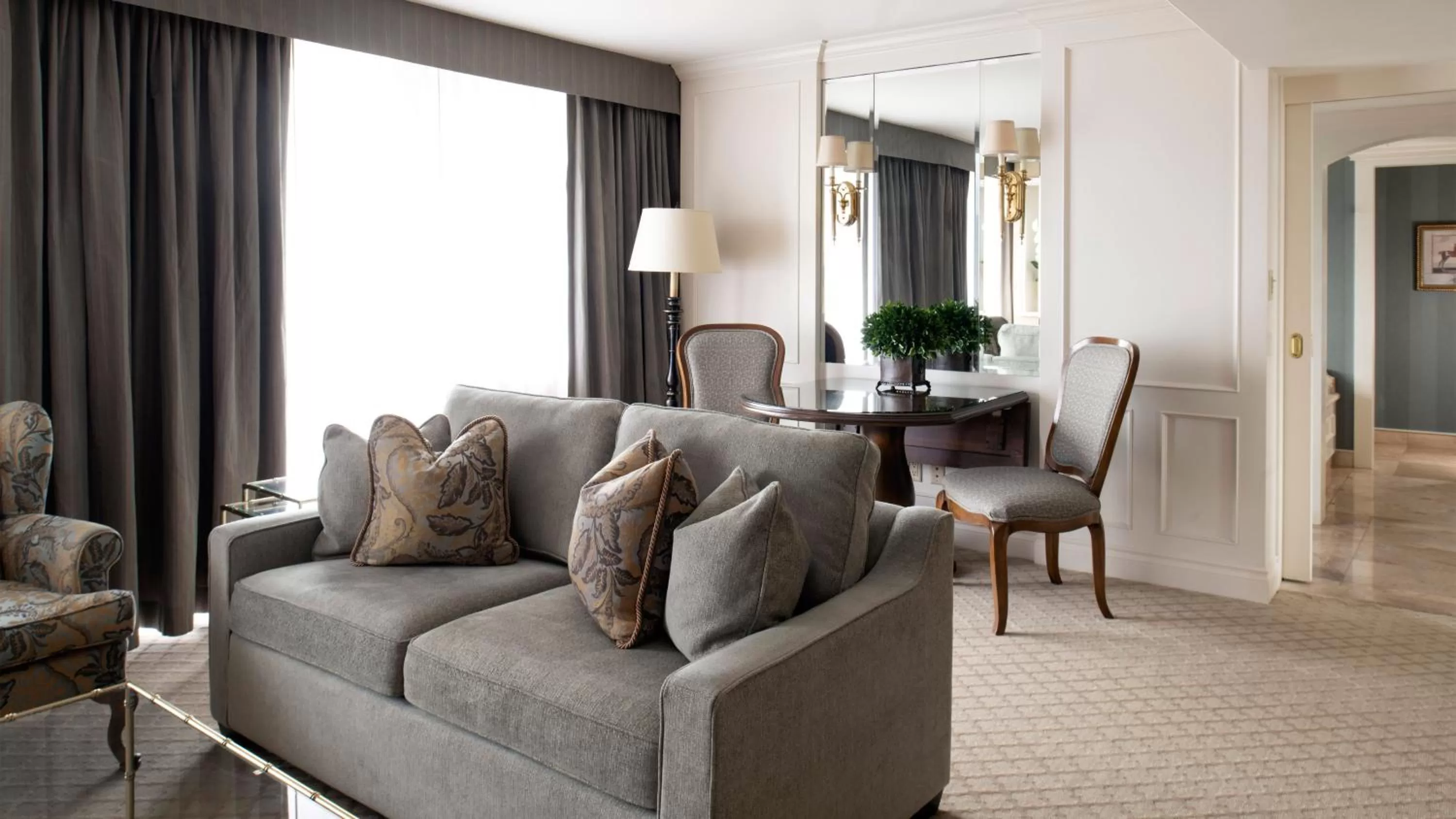Living room in Wedgewood Hotel & Spa - Relais & Chateaux