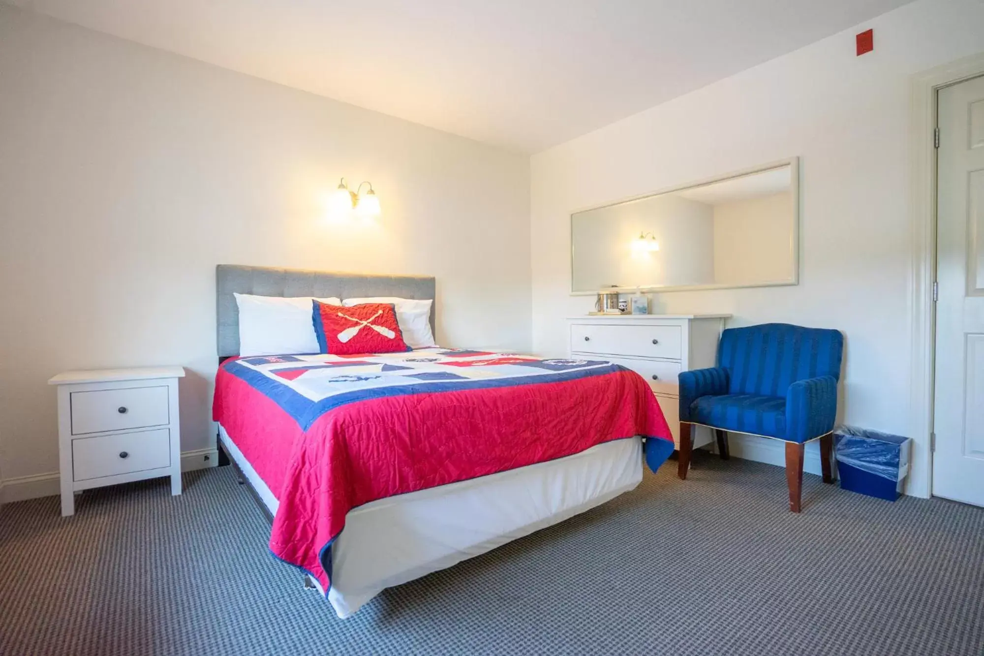 Queen Room in Rhea's Inn Queen Room in Rhea's Inn