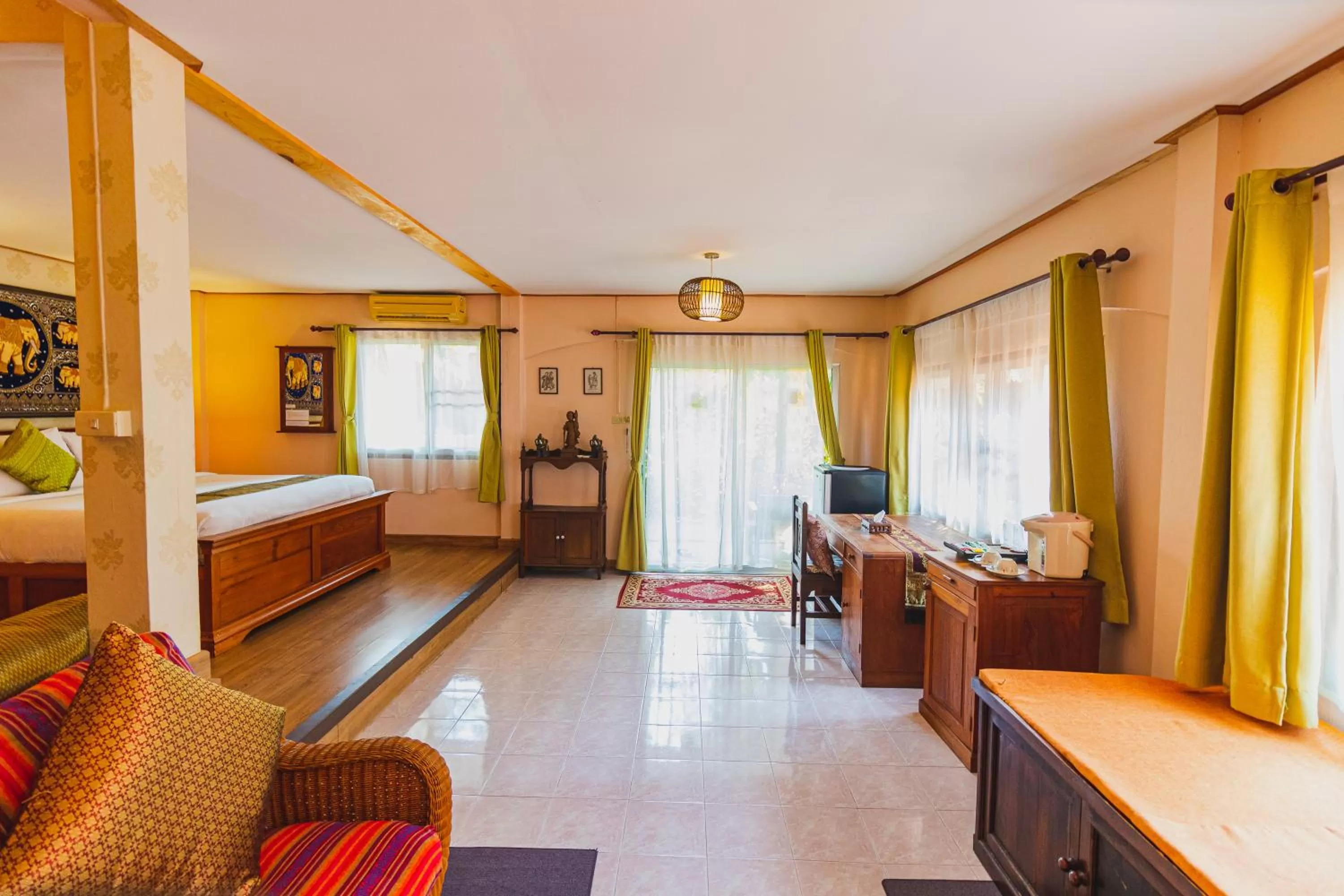 Photo of the whole room, Bed in Joy's House & Tour