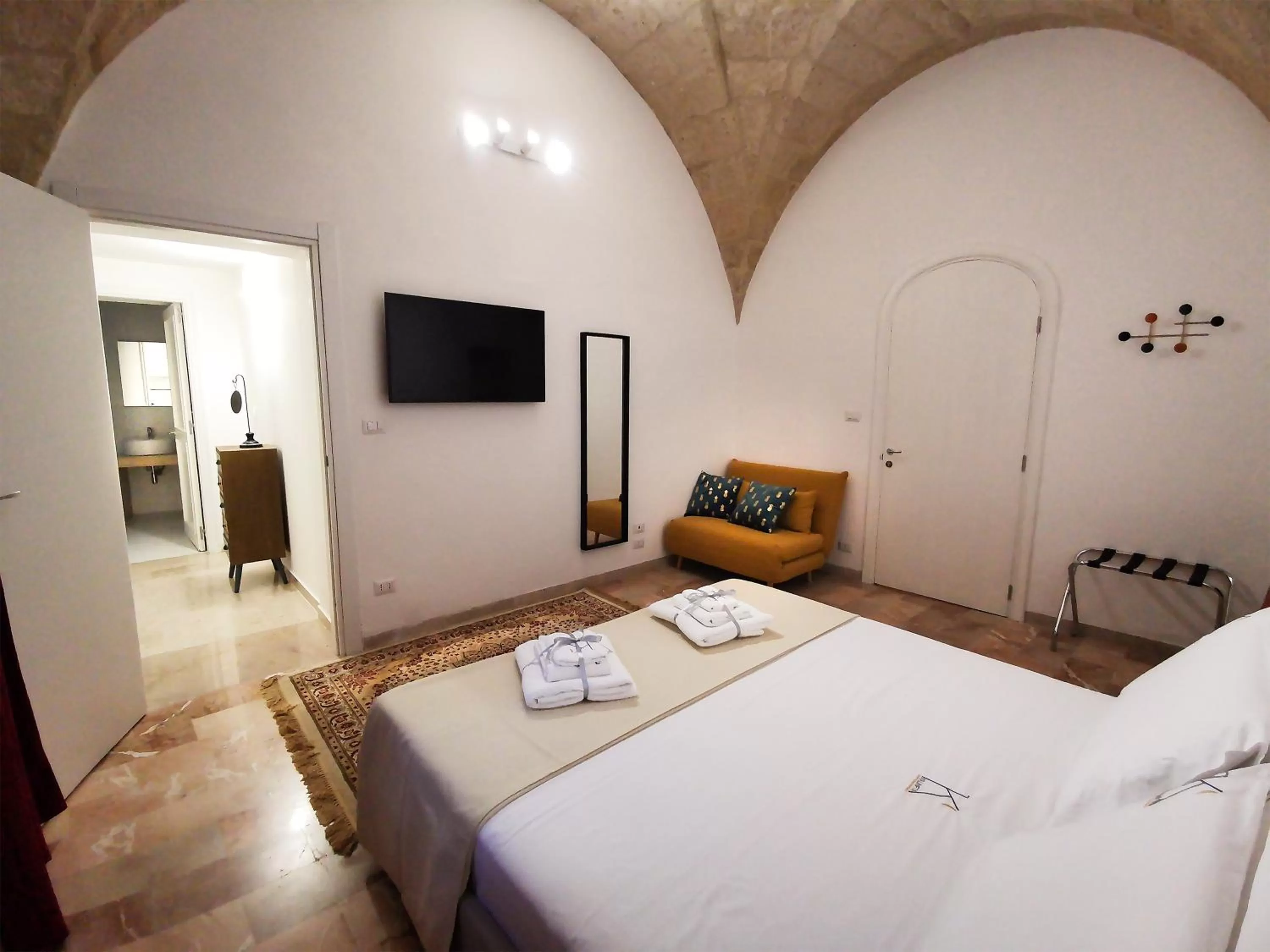 Bed in Kalinifta - Jacuzzi & Suites SIT