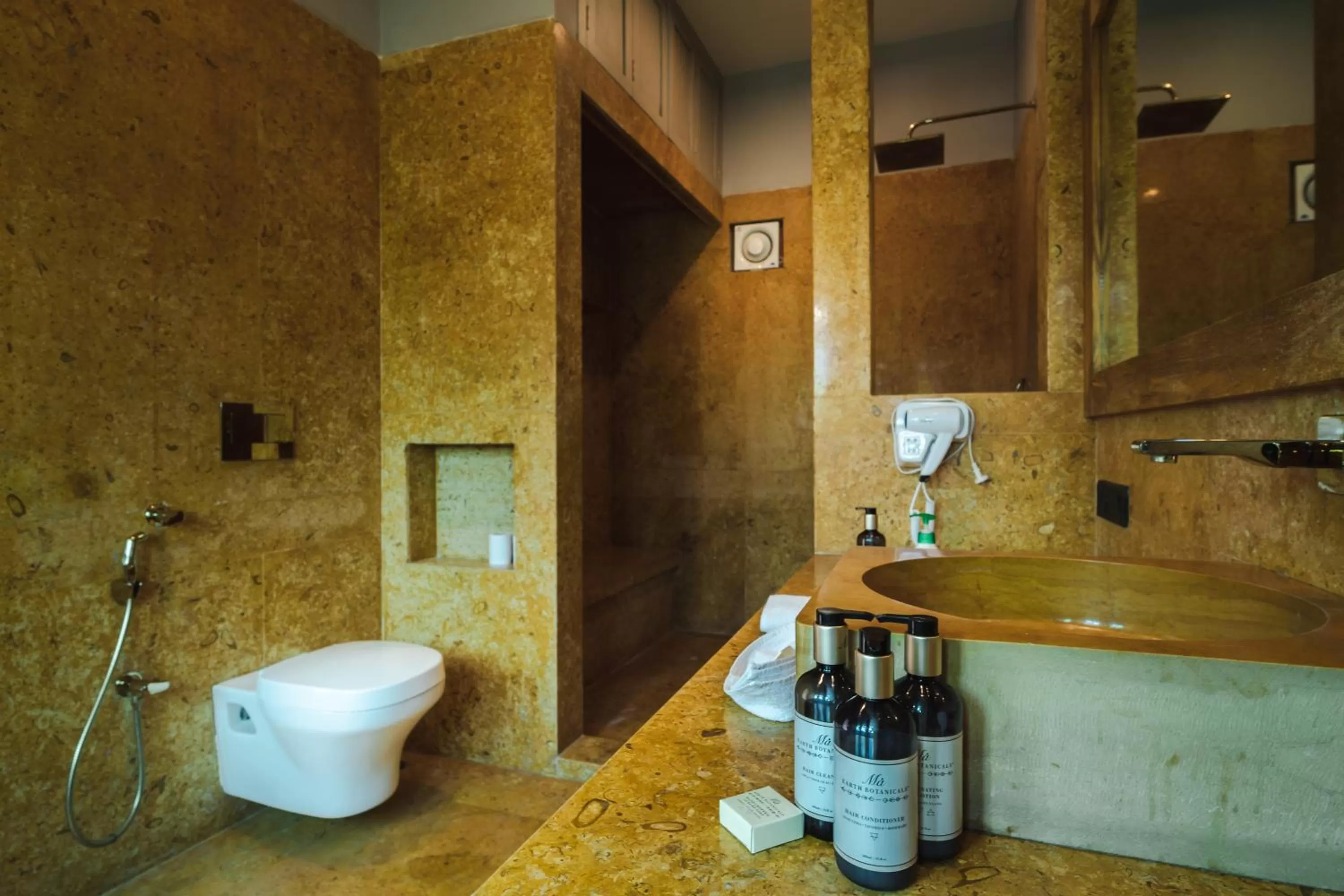 Toilet in Hotel Grand Khalifa