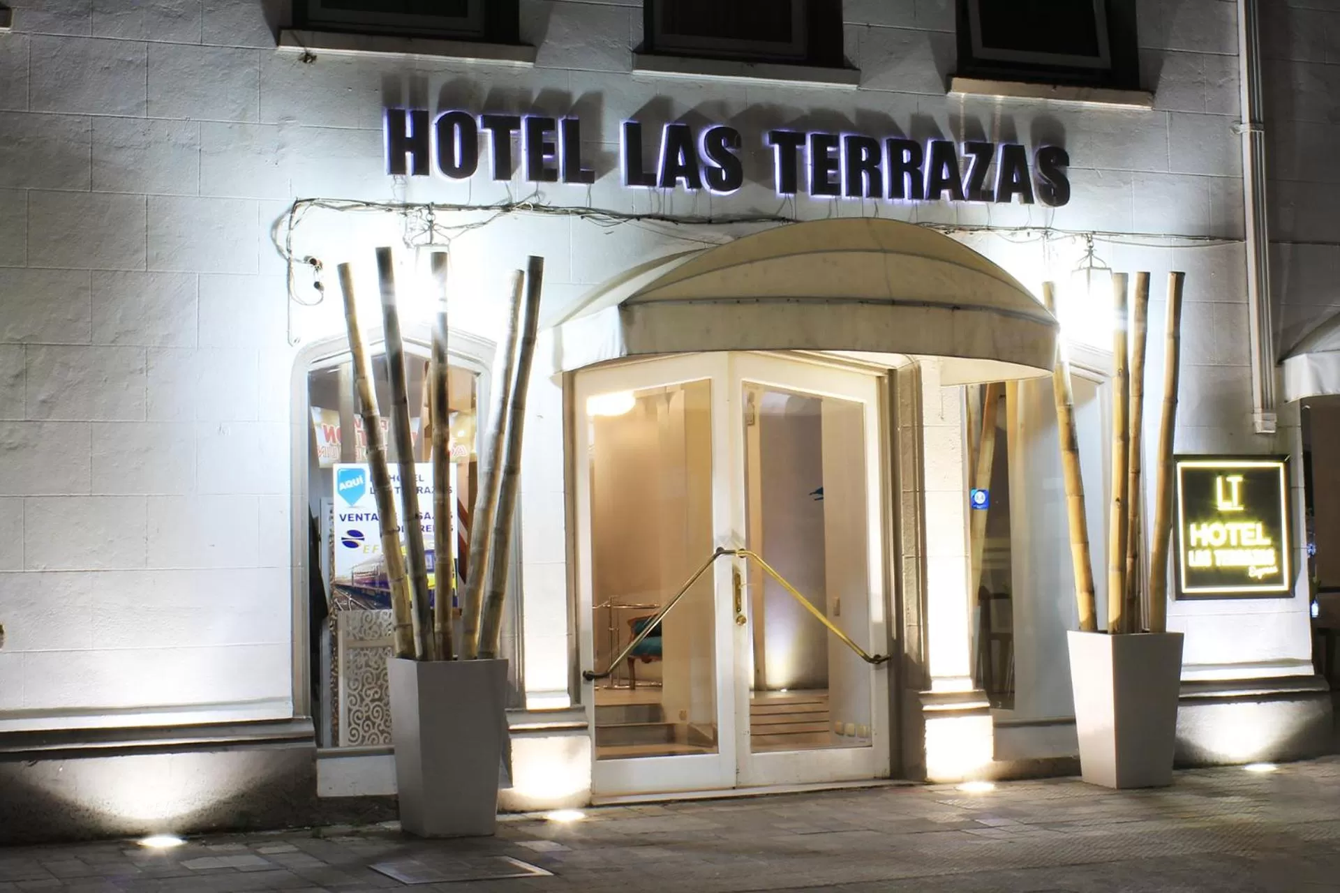 Facade/entrance in Hotel Las Terrazas Express
