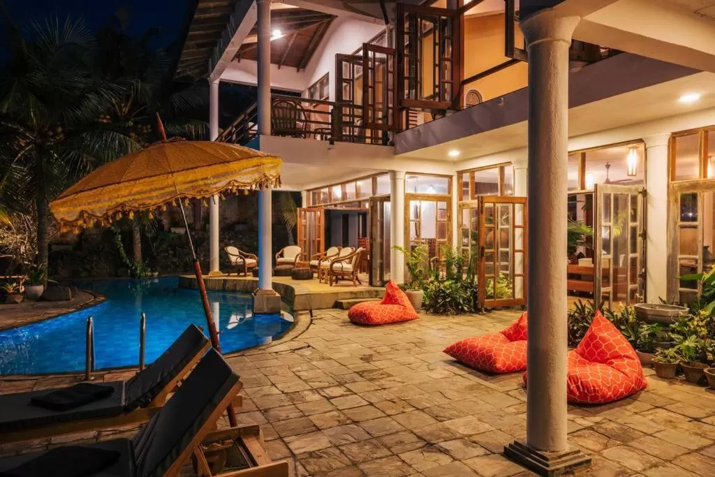 Sānti Beach House with pool & beach