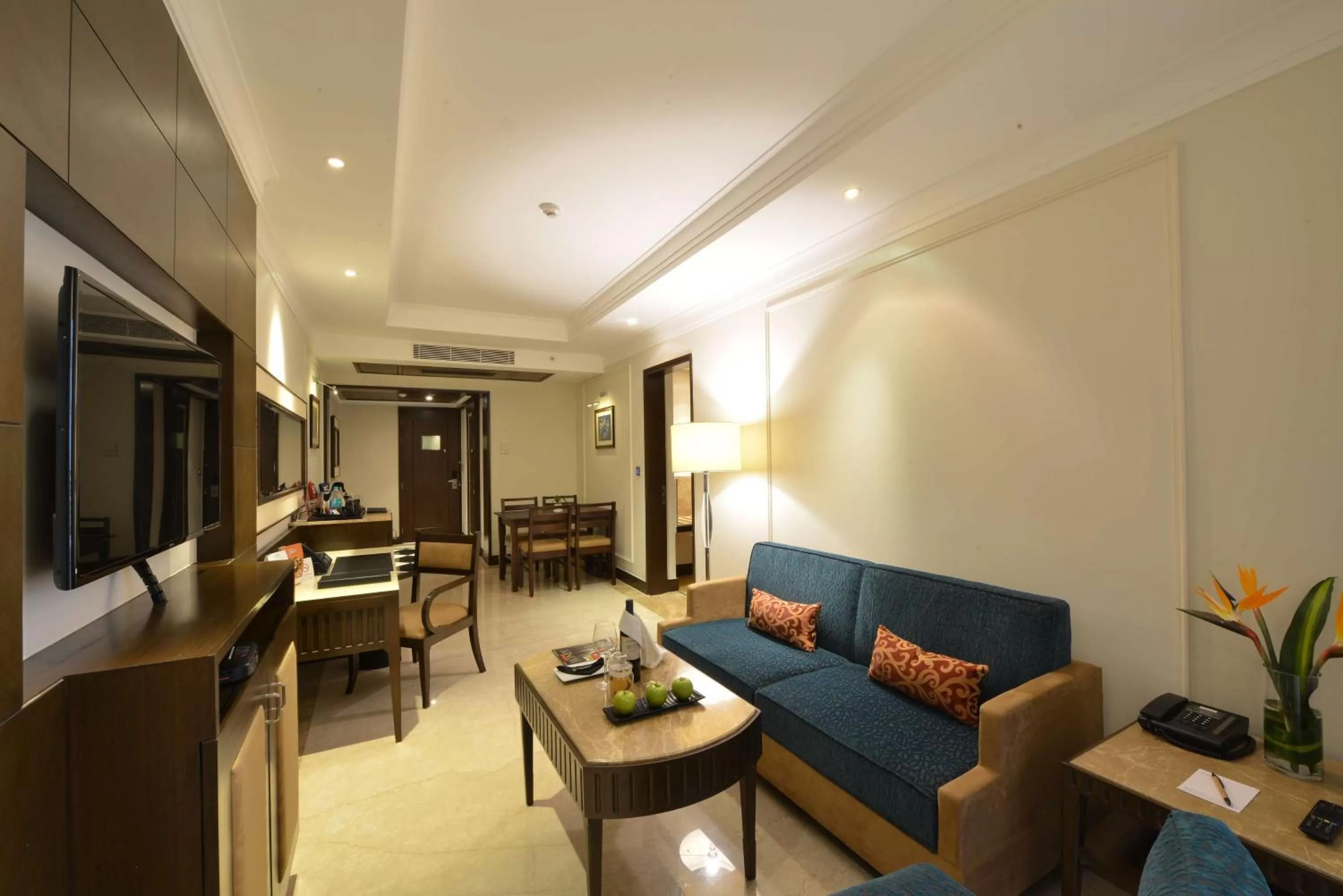 Living room in Ramada Plaza Chennai