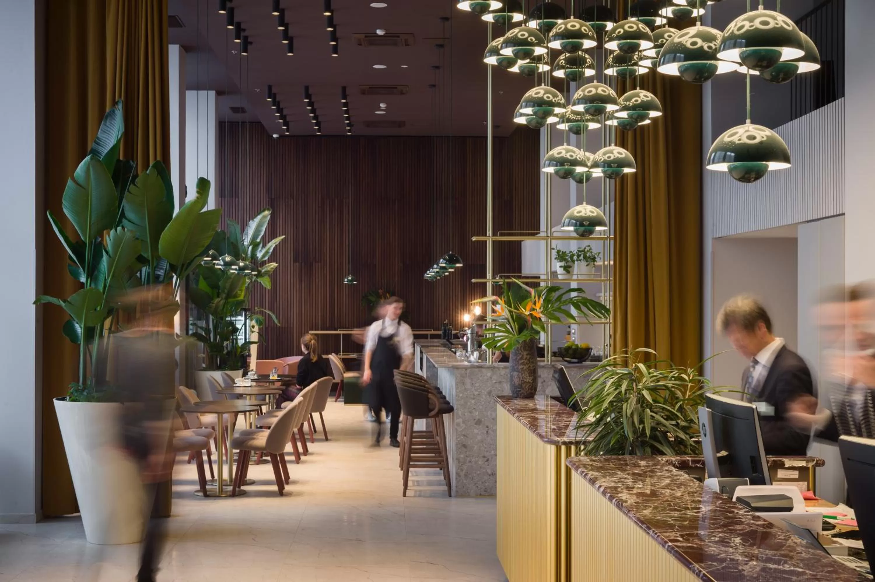 Restaurant/places to eat in Exe Lev