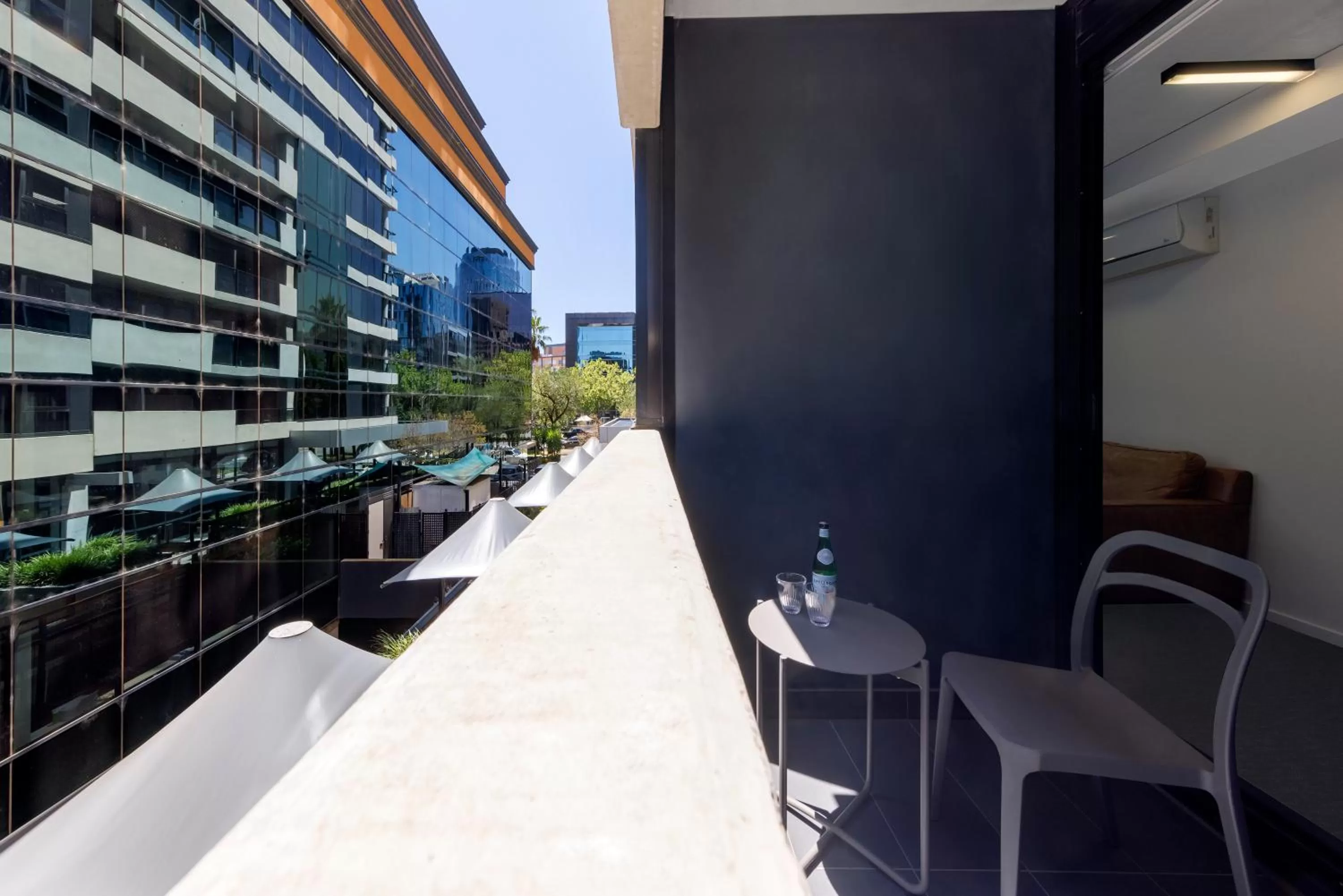 Day, Balcony/Terrace in Mercure Melbourne St Kilda Road