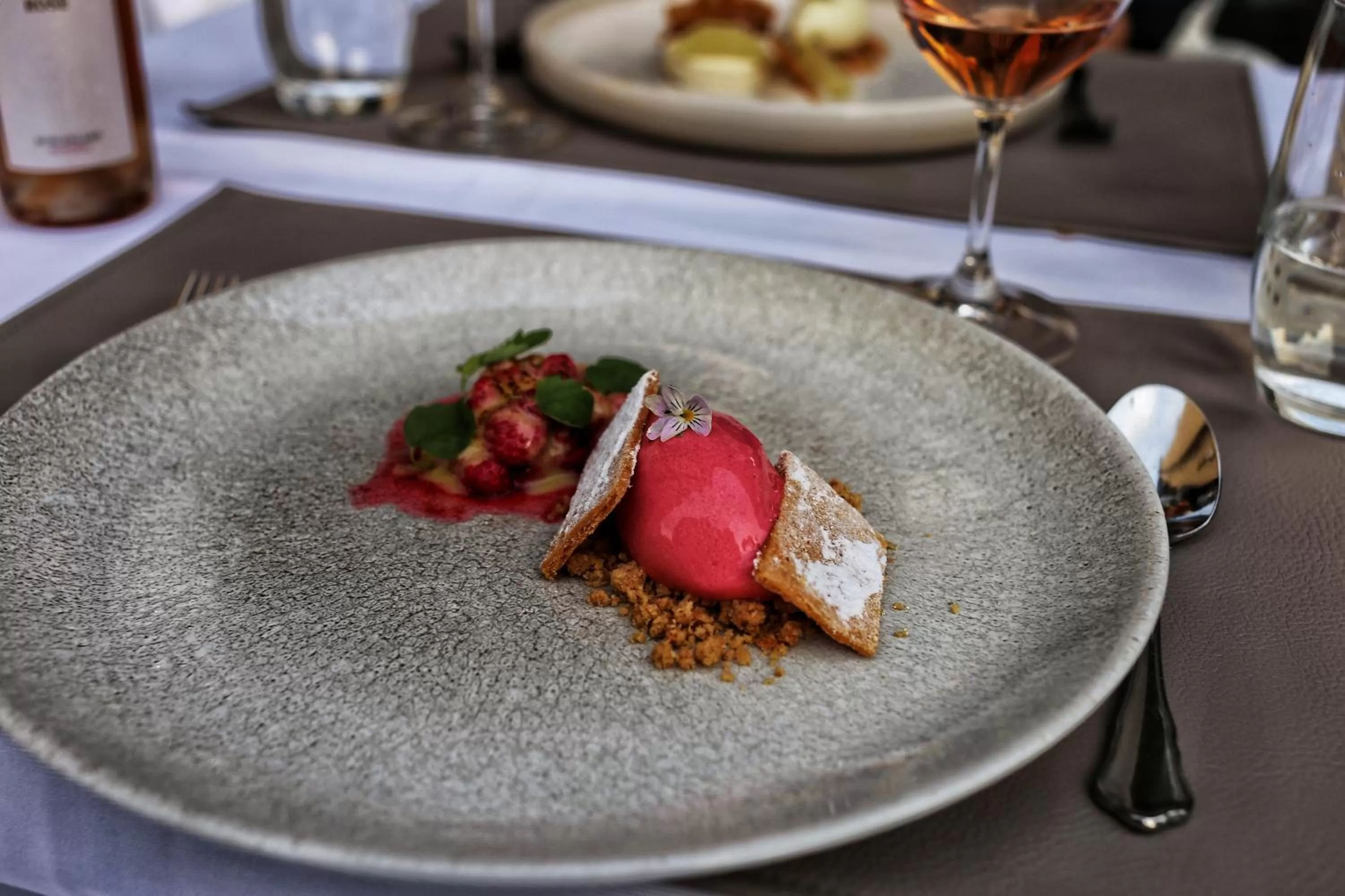 Restaurant/places to eat in Boutique Hotel Yöpuu