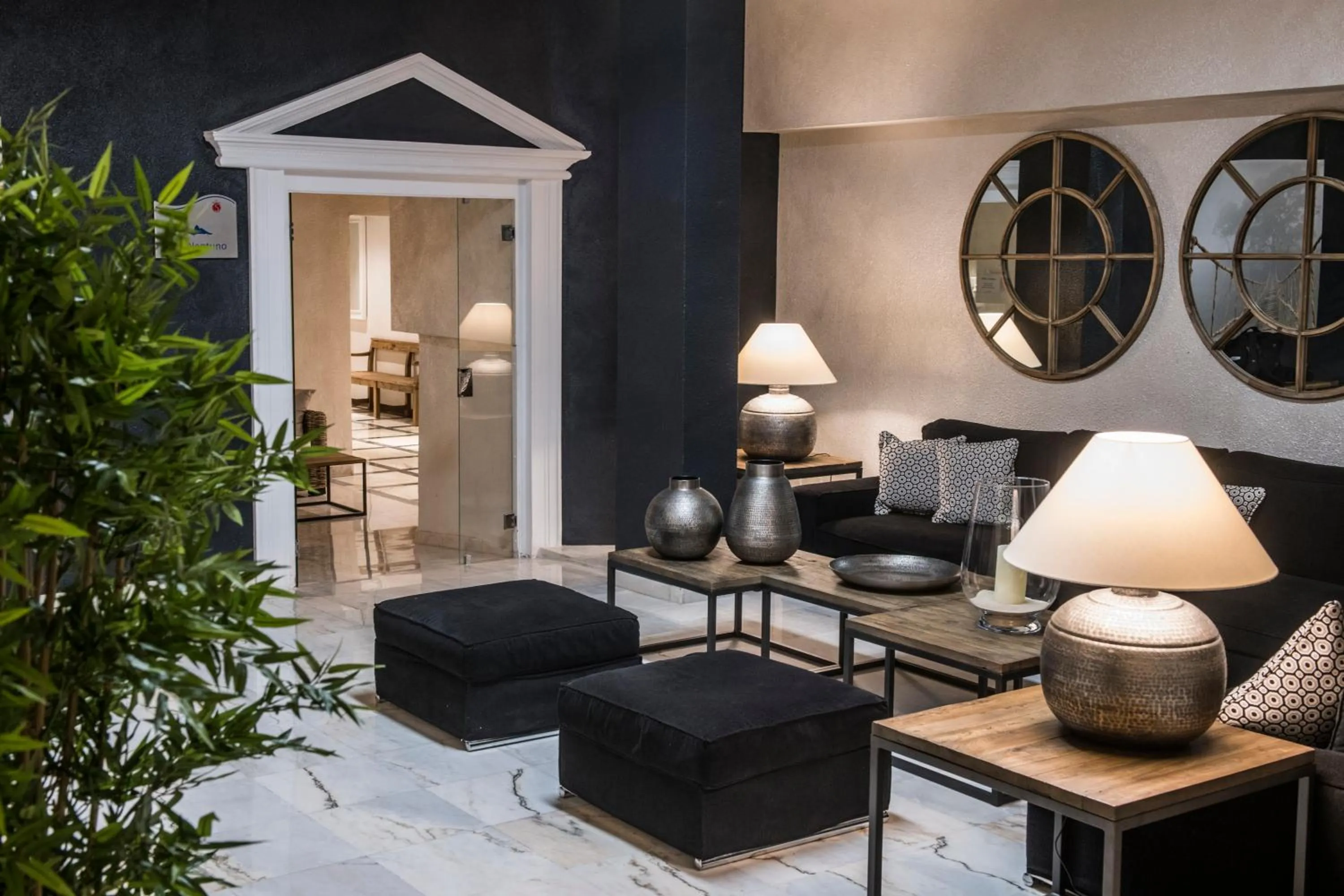 Area and facilities in Salles Hotels Marina Portals