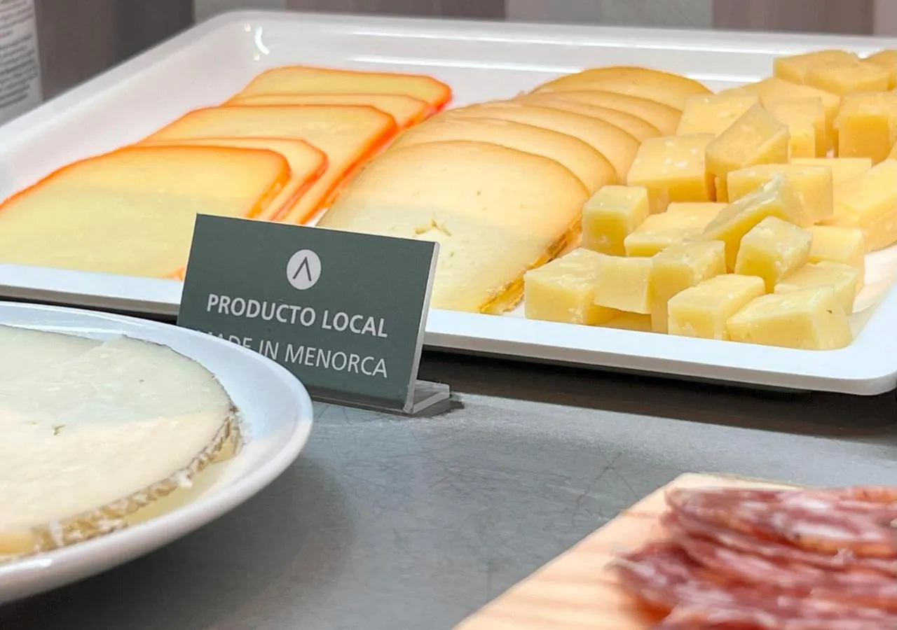 Restaurant/places to eat in Alfons Hotel