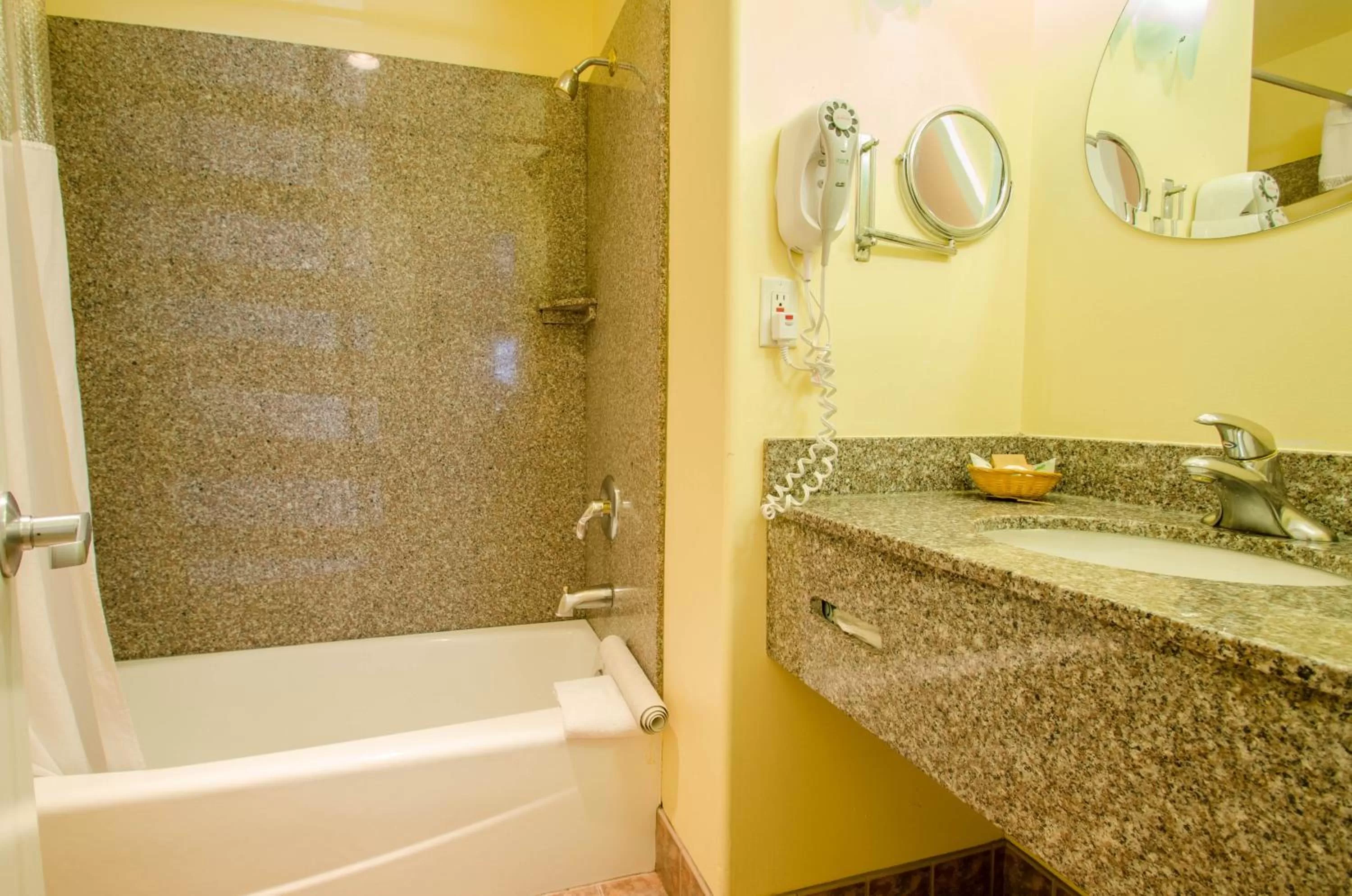 Bathroom in Continental Inn