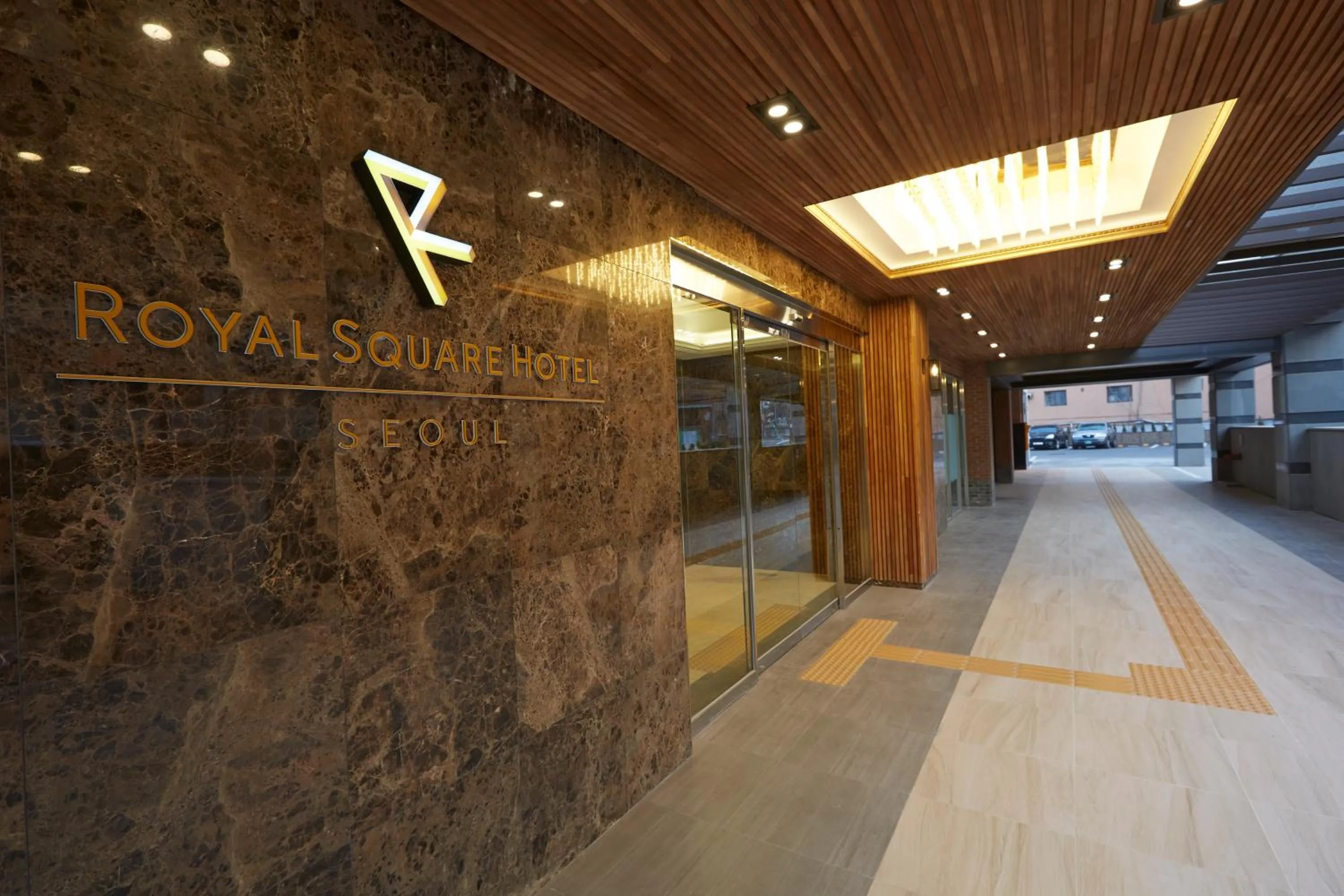 Property building in Royal Square Hotel Seoul