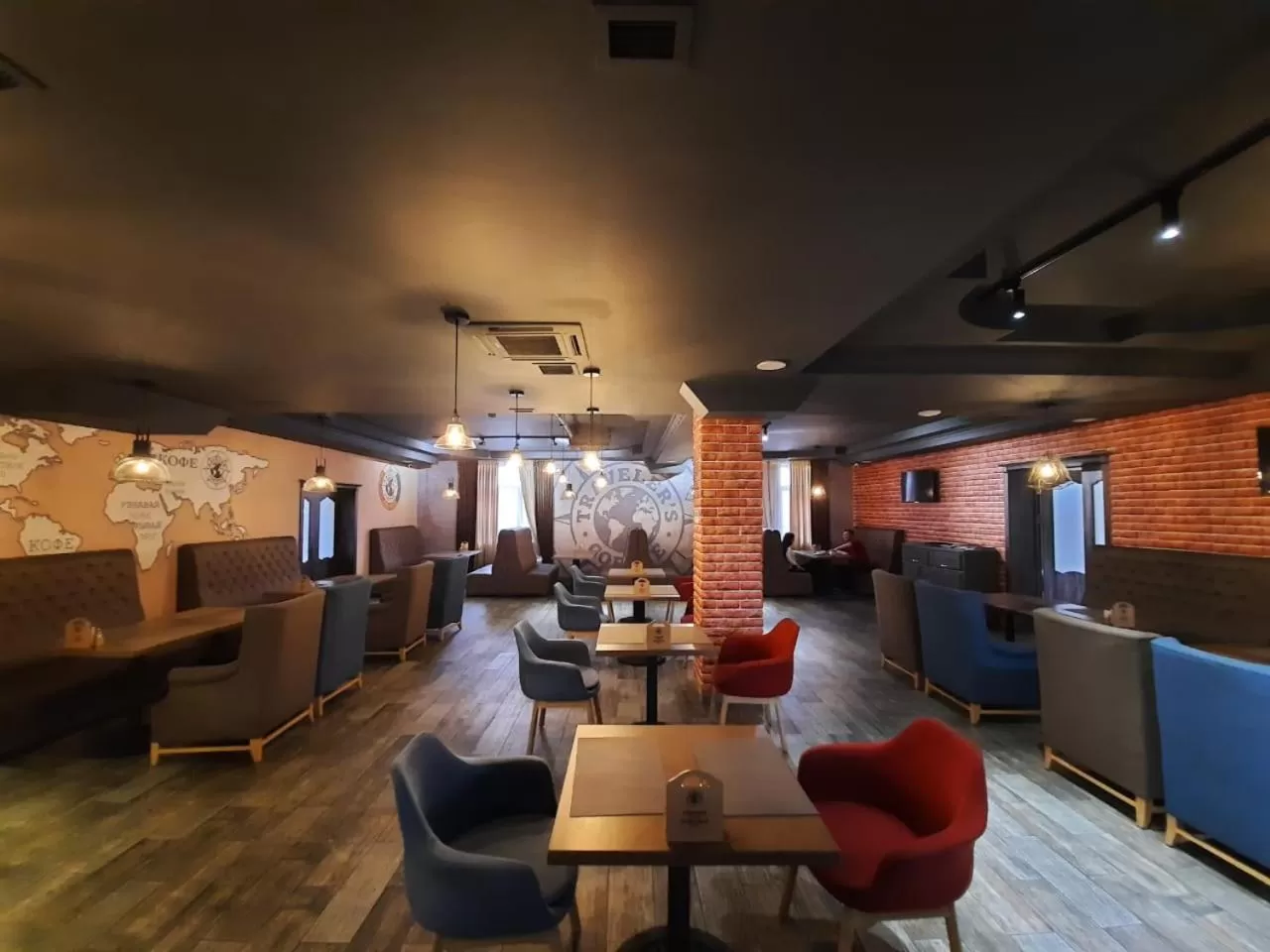 Restaurant/places to eat in Hotel Khanaka