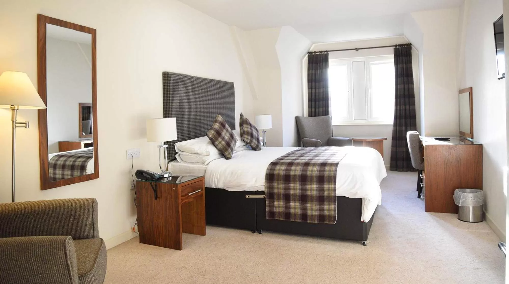 Bed in The Royal Hotel