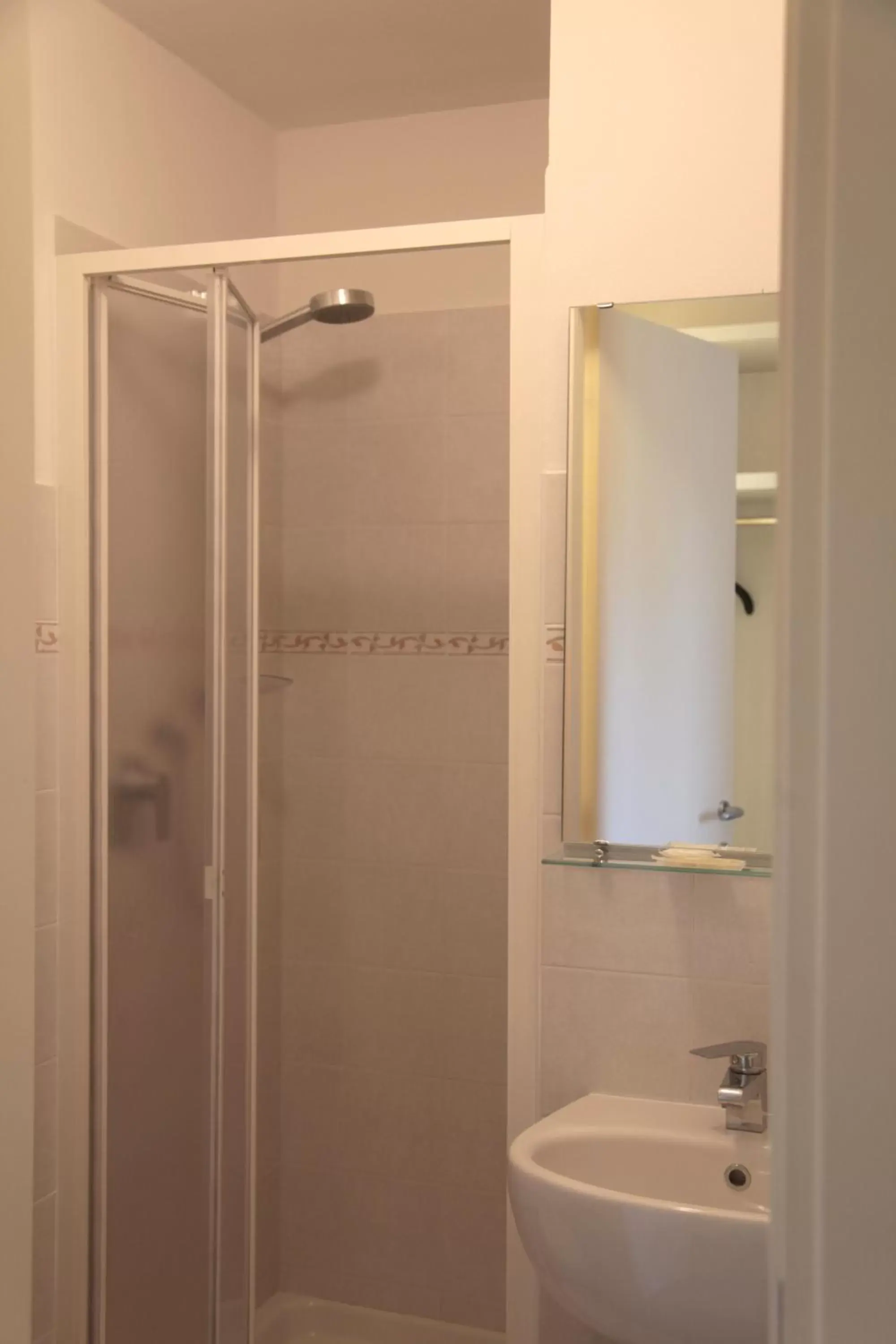 Single Room in Hotel Gardenia Single Room in Hotel Gardenia