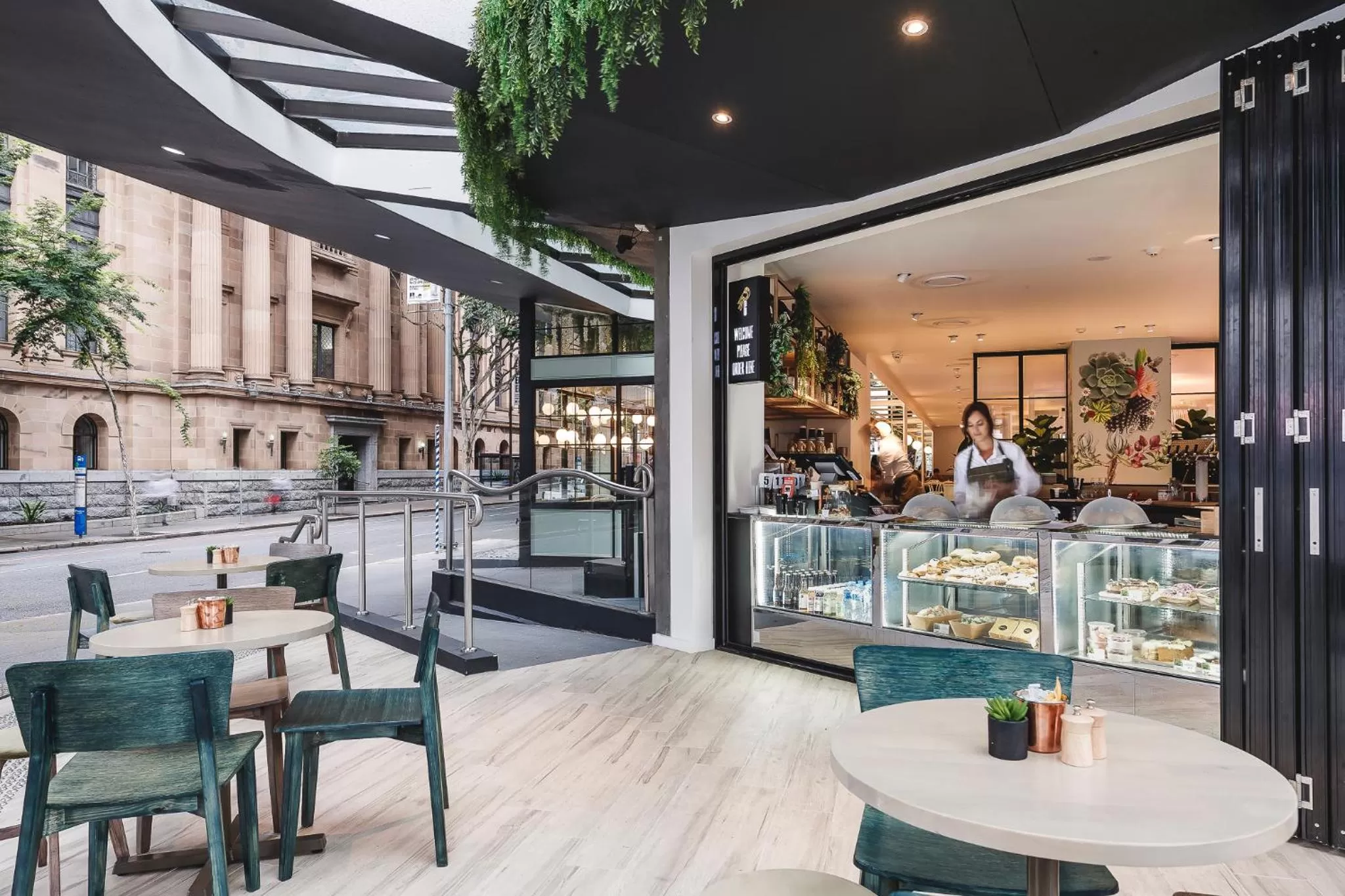 Food and drinks in Pullman Brisbane King George Square