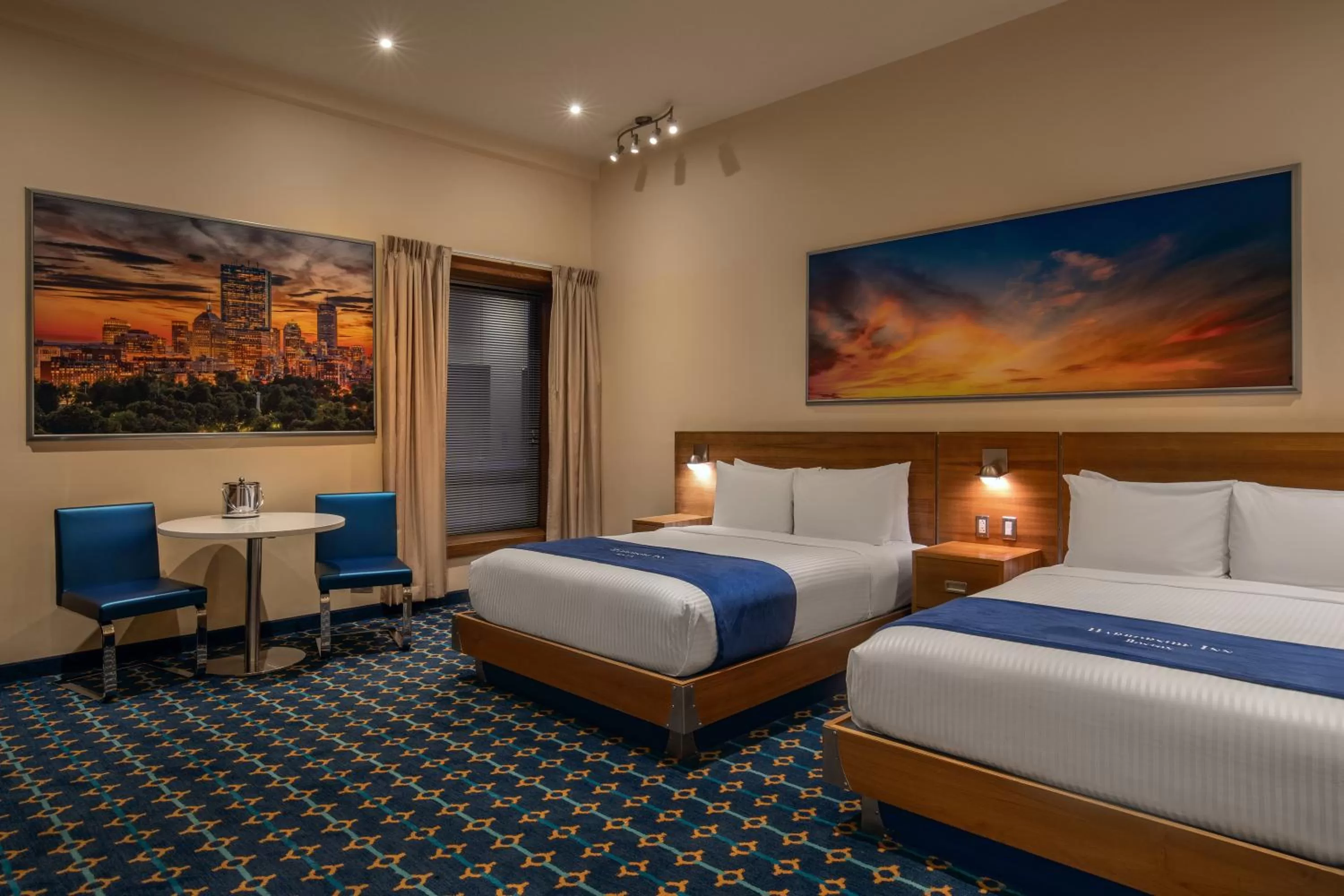 Bed in Harborside Inn