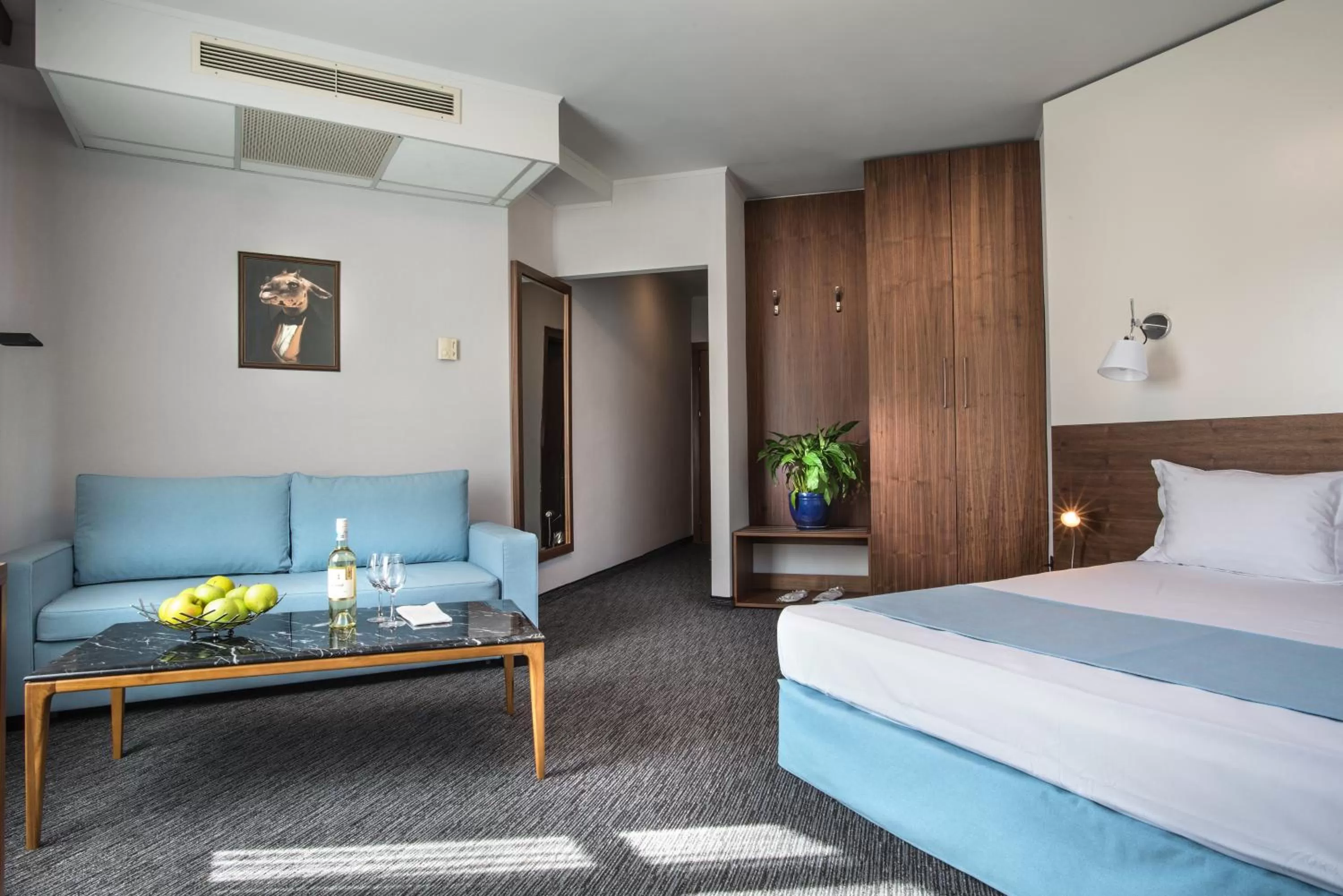 Photo of the whole room, Bed in Uniqato Hotel