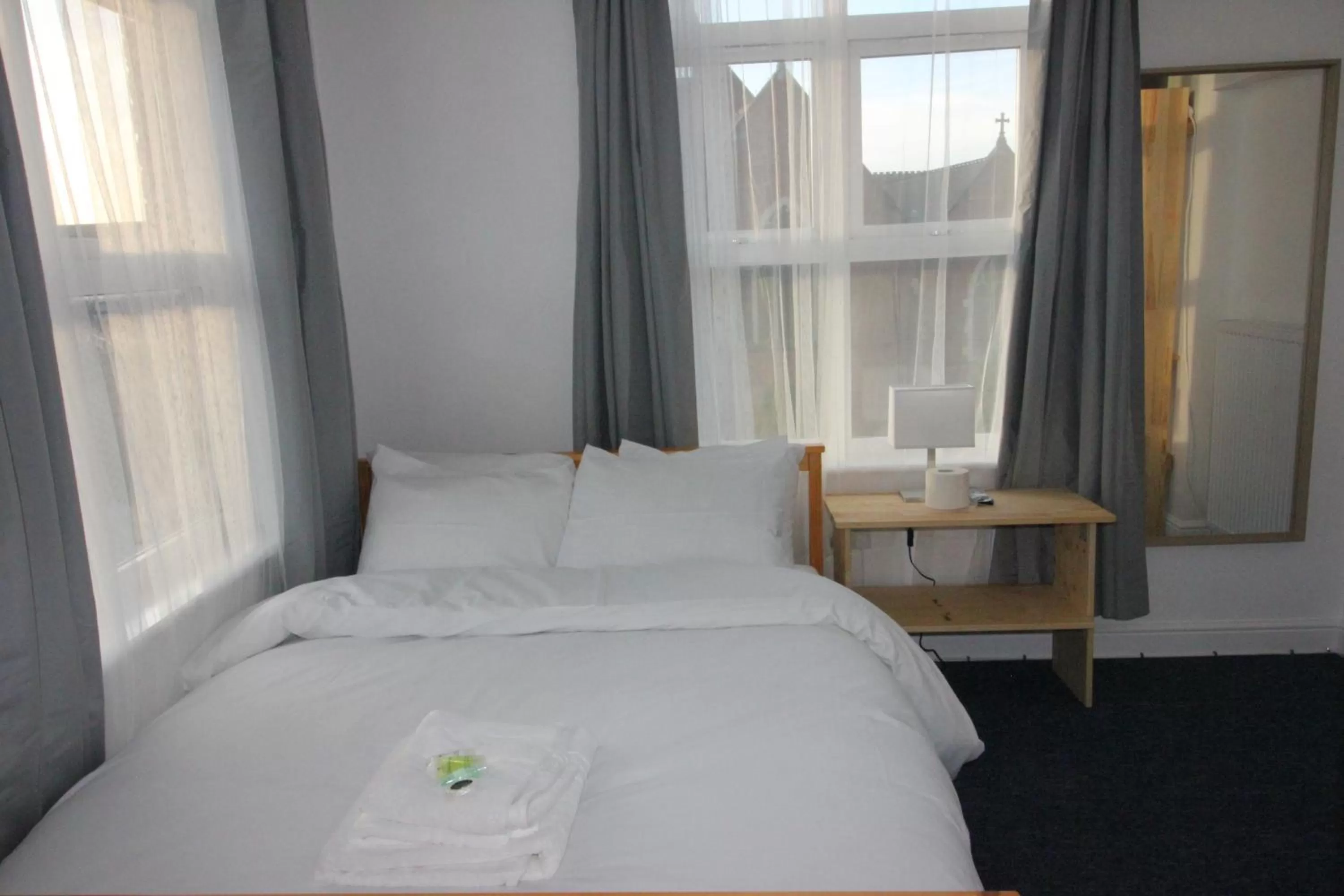 Bed in Churchill Hotel & Nagawa Restaurant