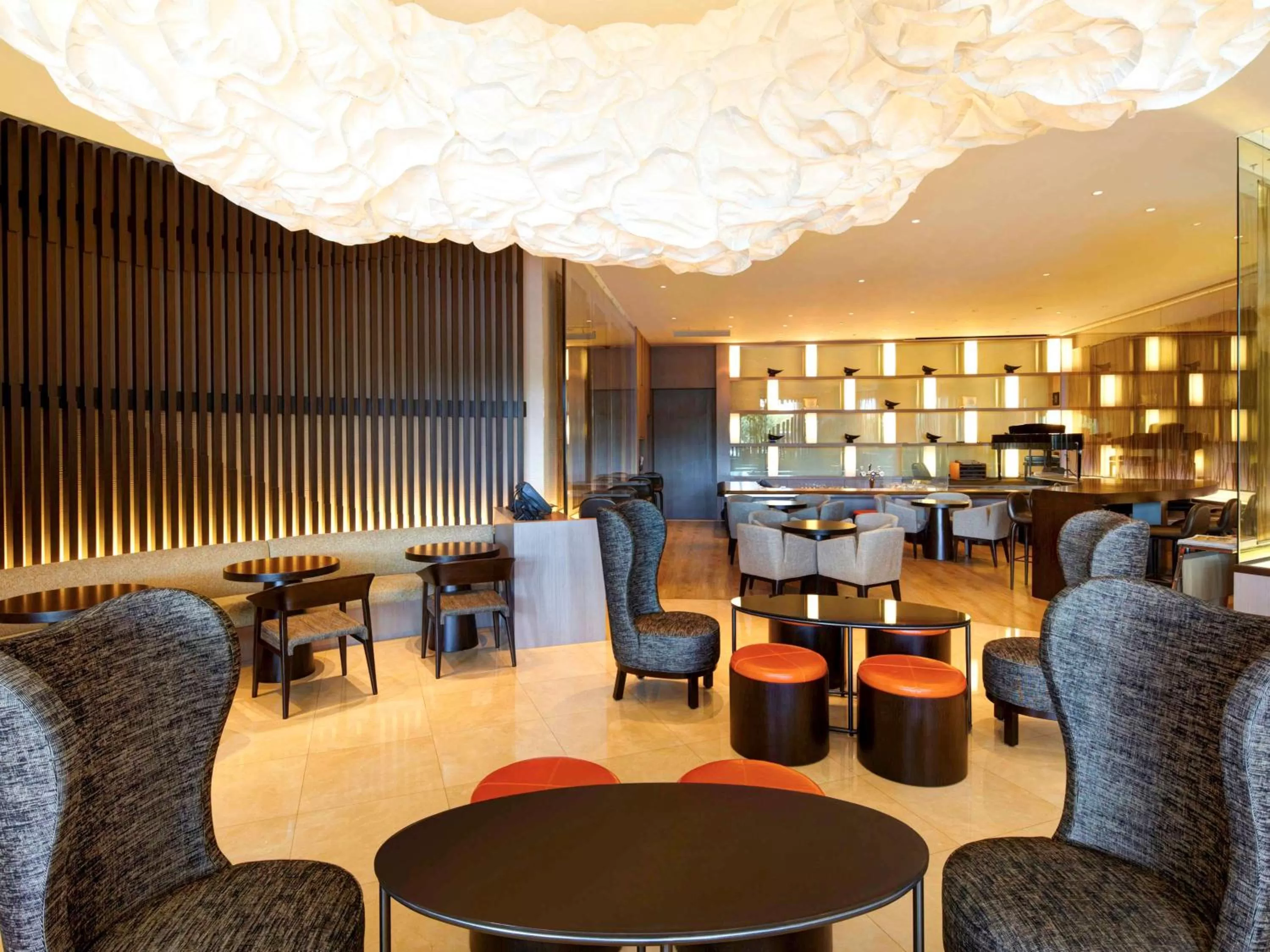 Lounge or bar in Novotel Citygate Hong Kong