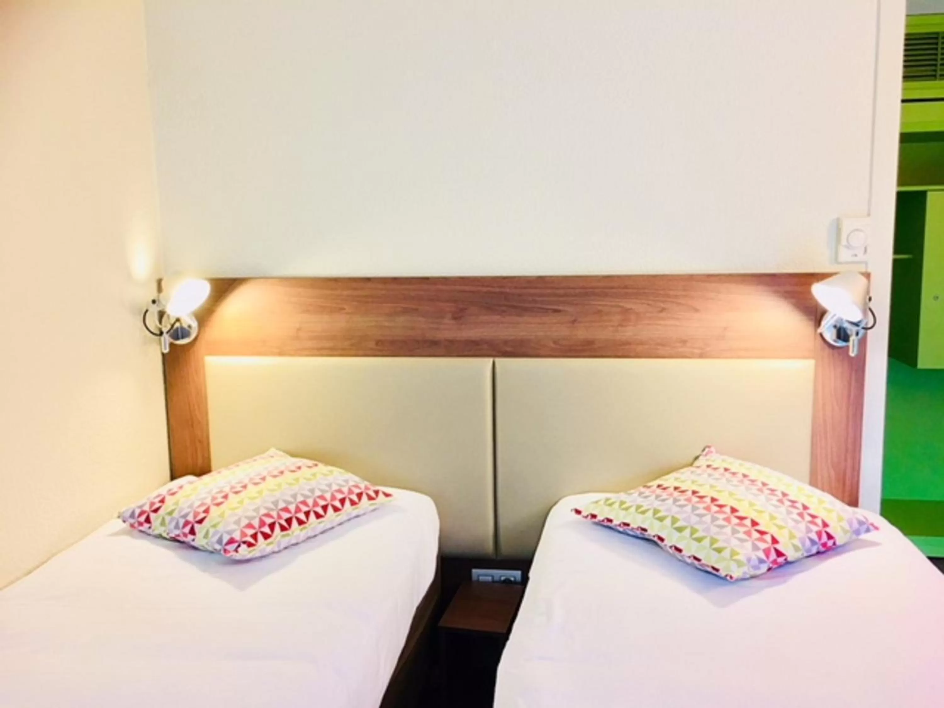 Bed in Campanile Deauville Saint-Arnoult