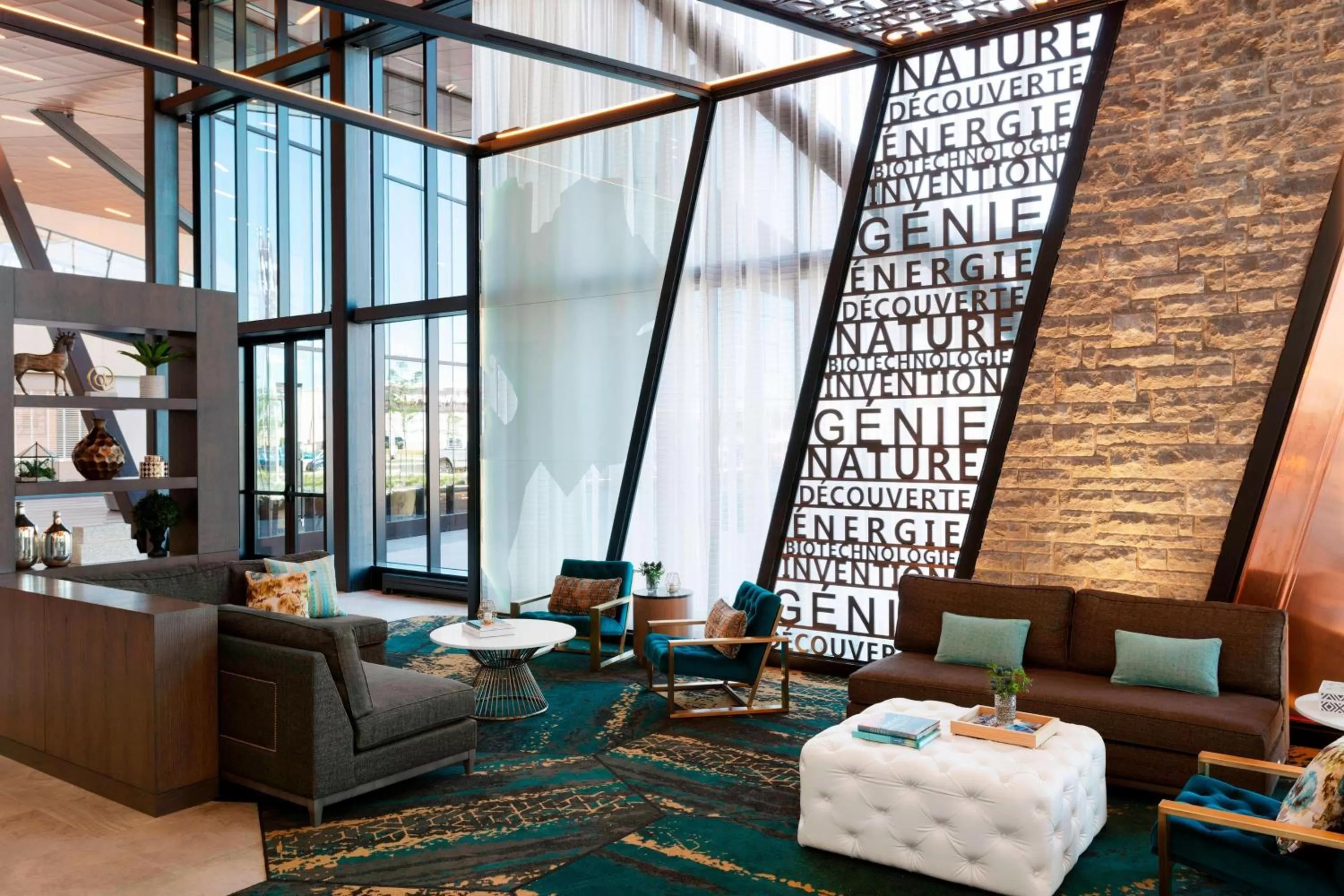 Lobby or reception in Sheraton Saint-Hyacinthe Hotel