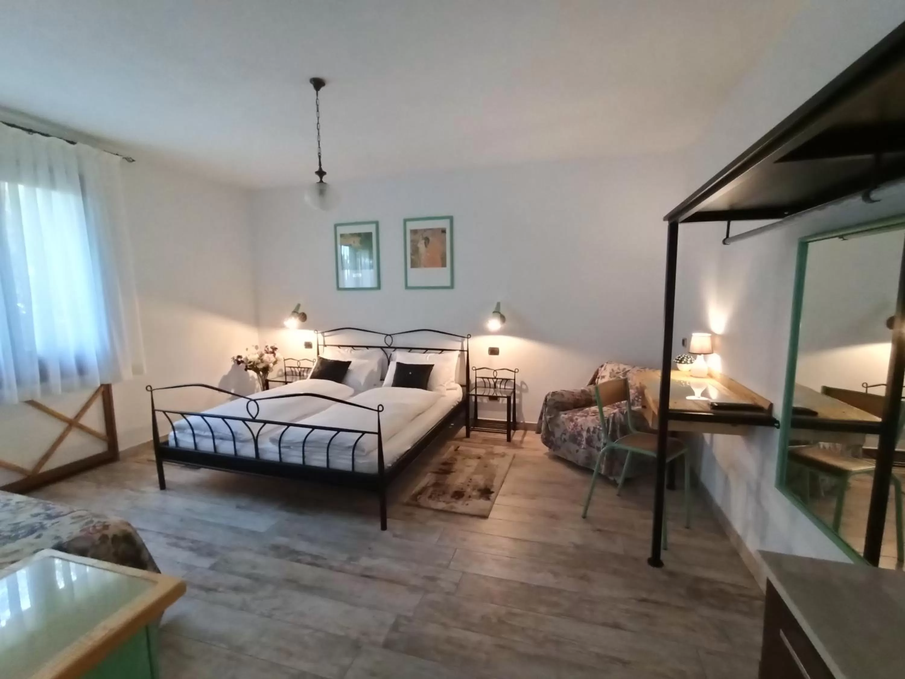 Deluxe Triple Room in Le Zampolle B & B