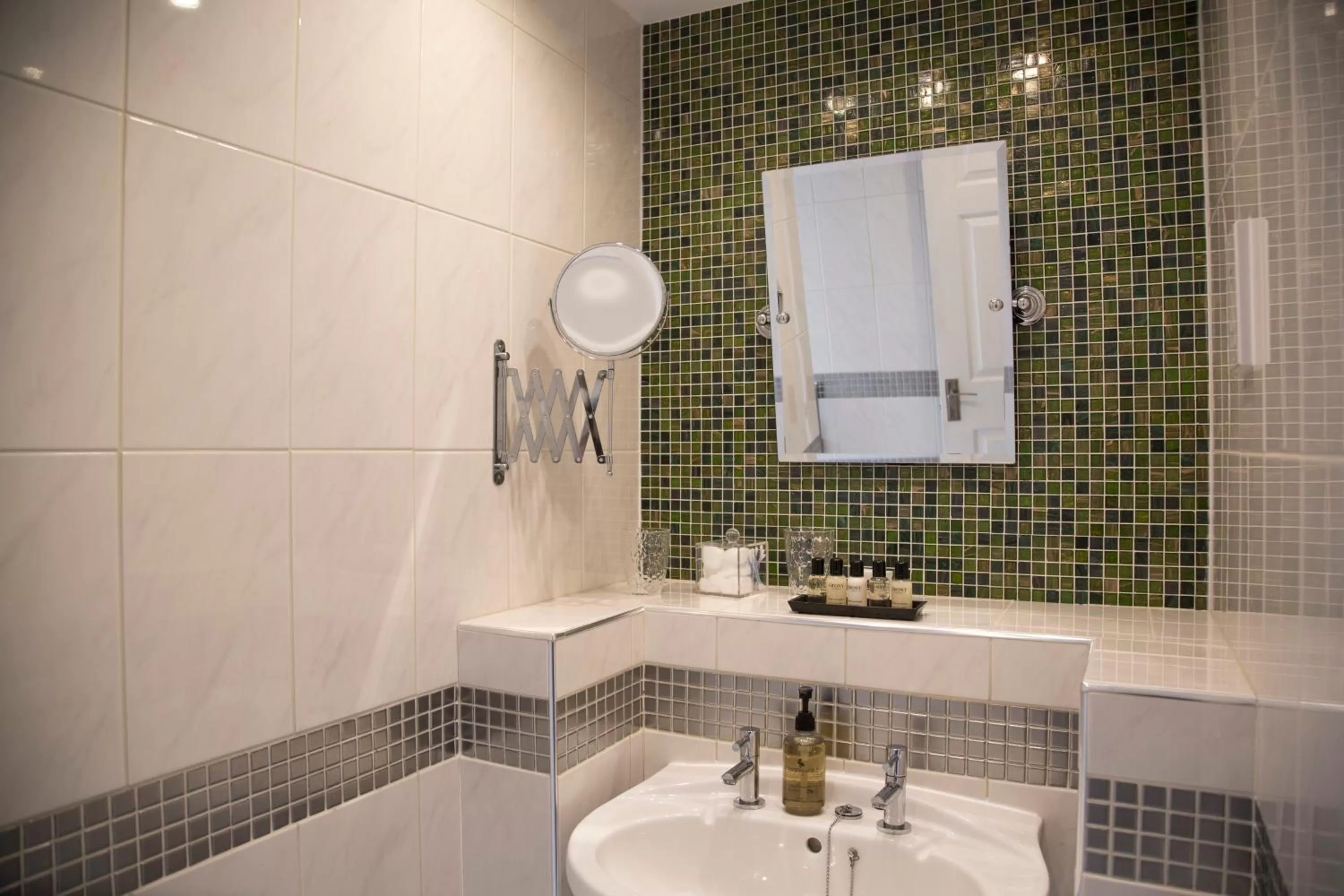 Shower in Carlton Court