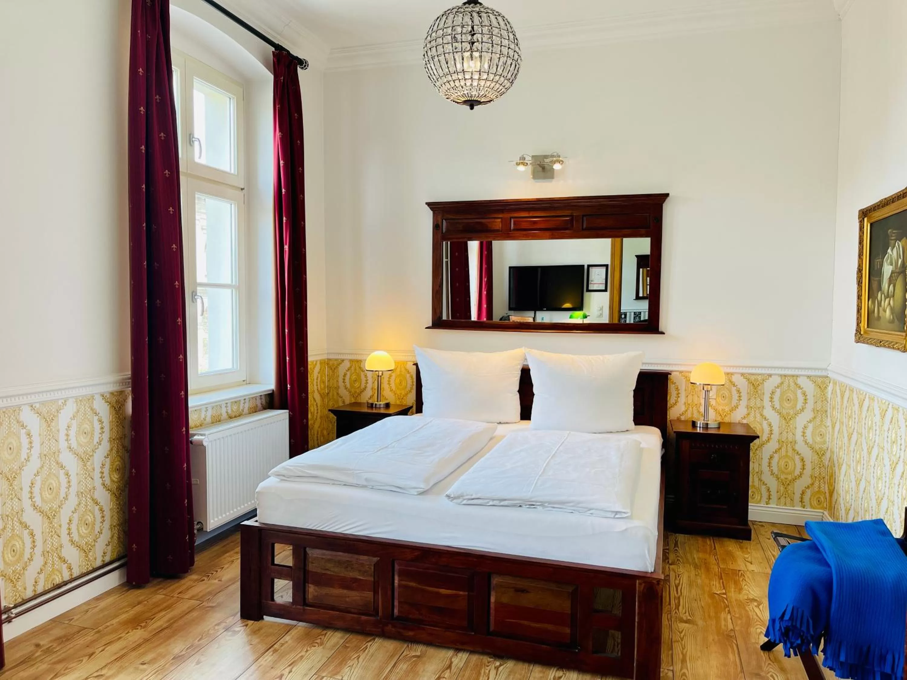 Photo of the whole room, Bed in Garden Living - Boutique Hotel