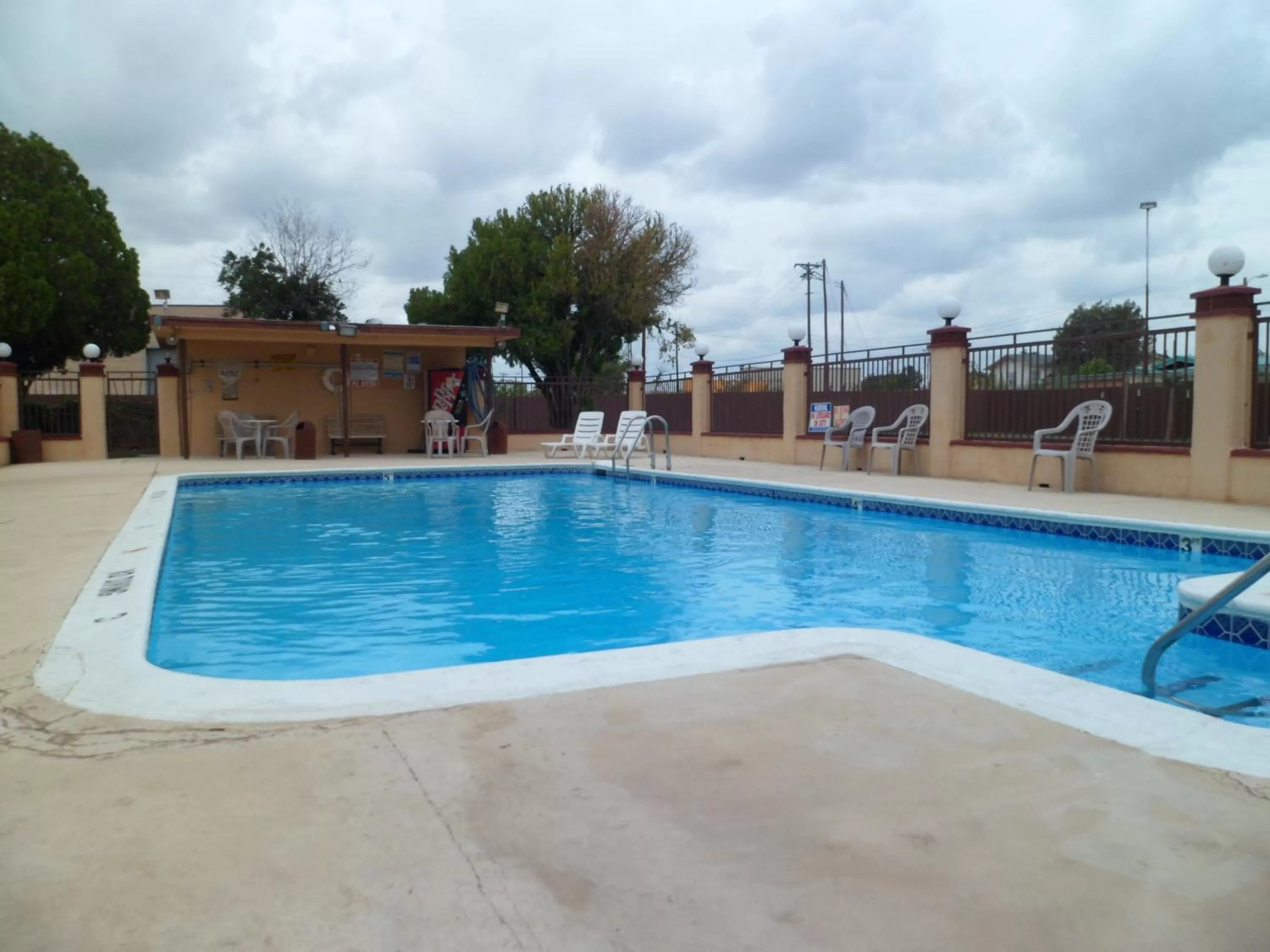 Swimming pool in Carlsbad Inn , New Mexico