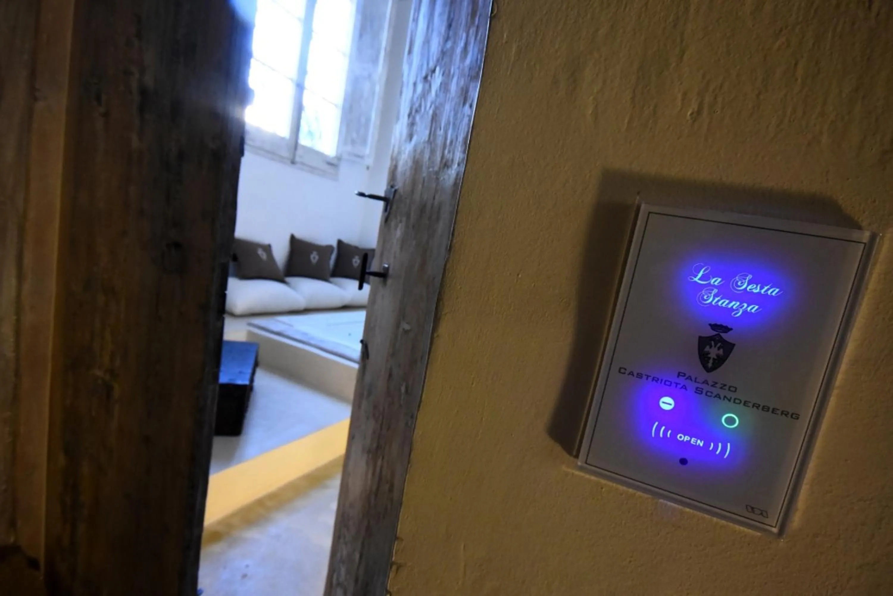 Bedroom in Palazzo Castriota