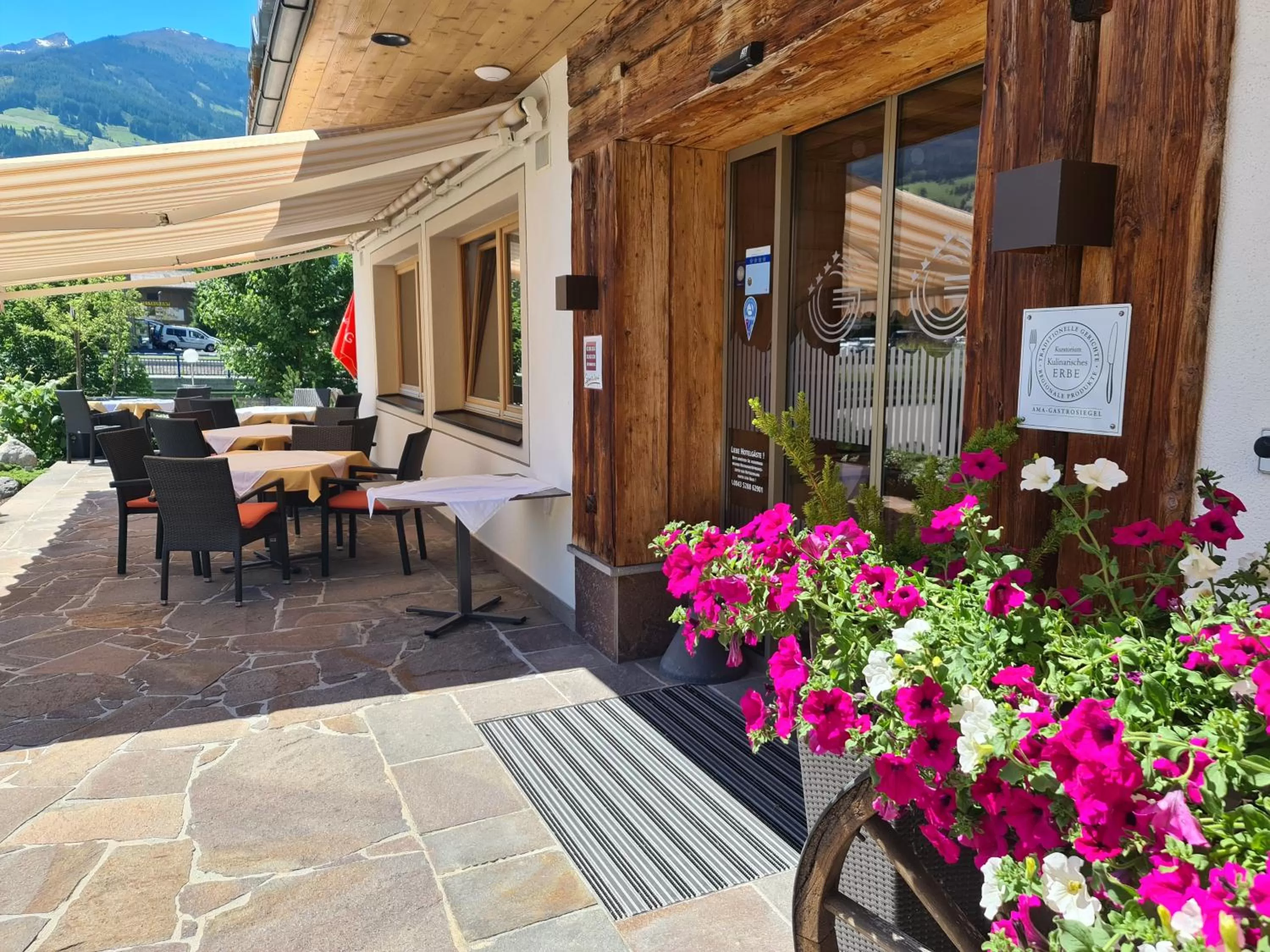 Restaurant/places to eat in Hotel Giessenbach