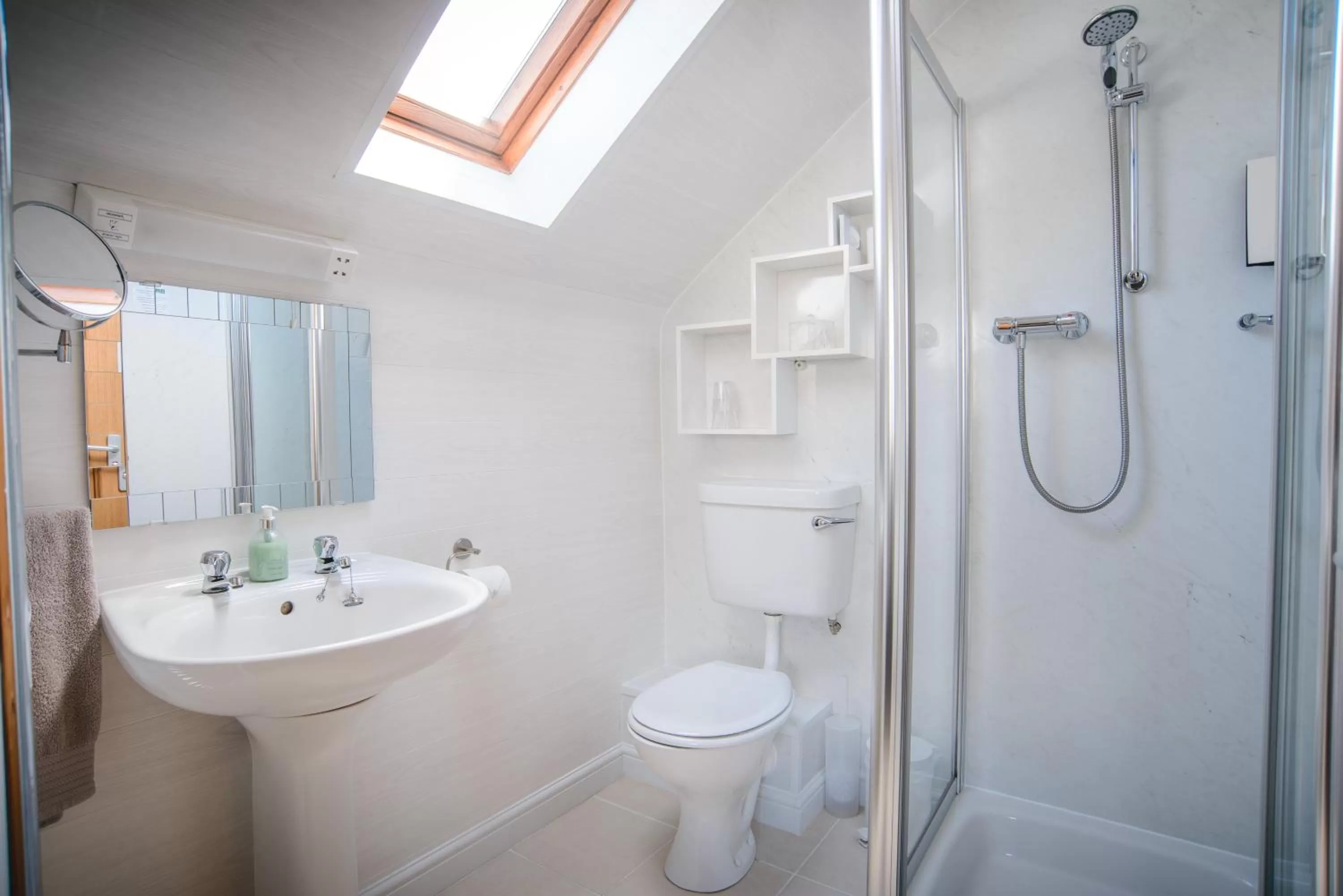 Bathroom in Jannel Bed & Breakfast