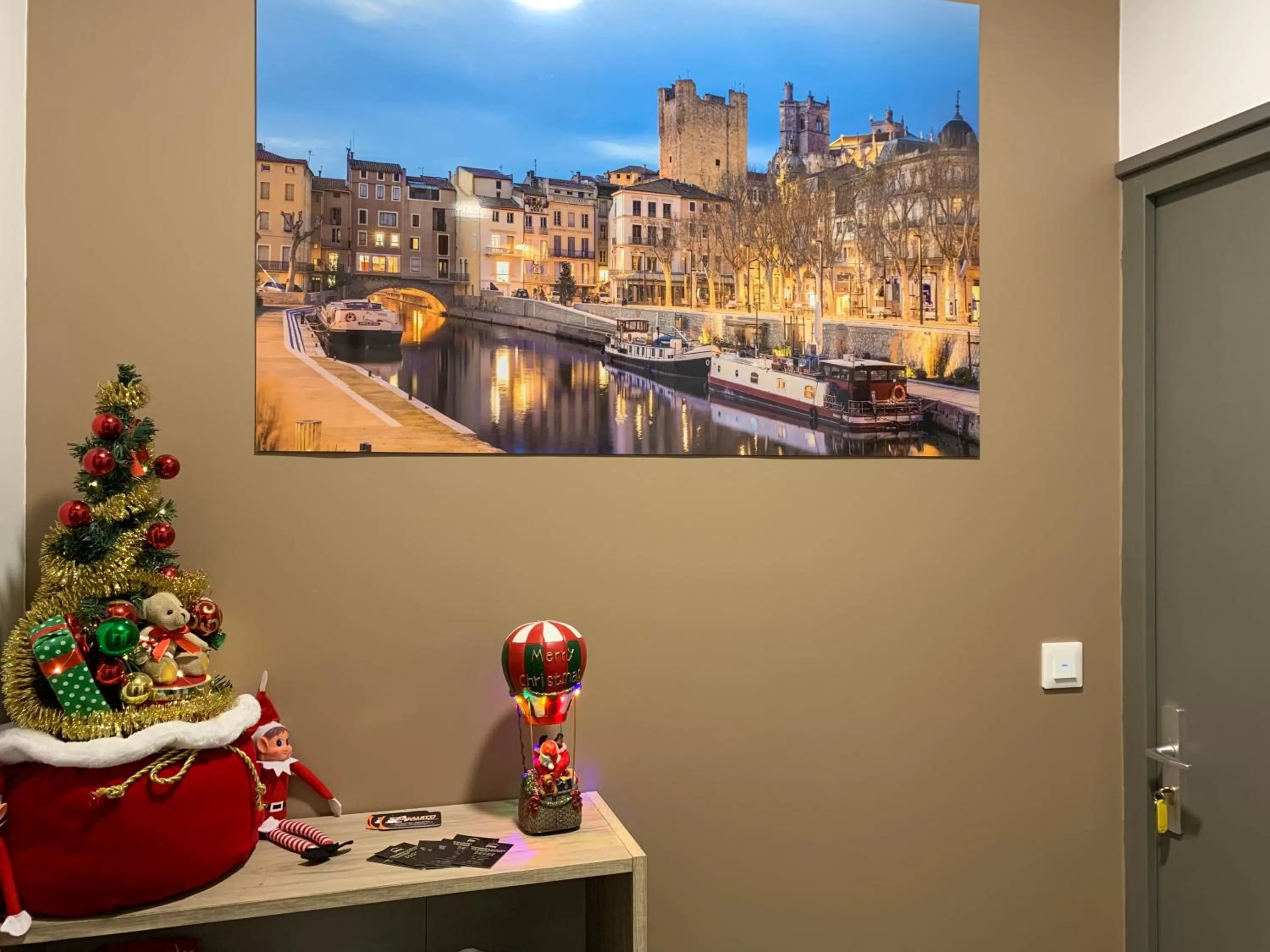 Decorative detail, TV/Entertainment Center in LA DI MARIA