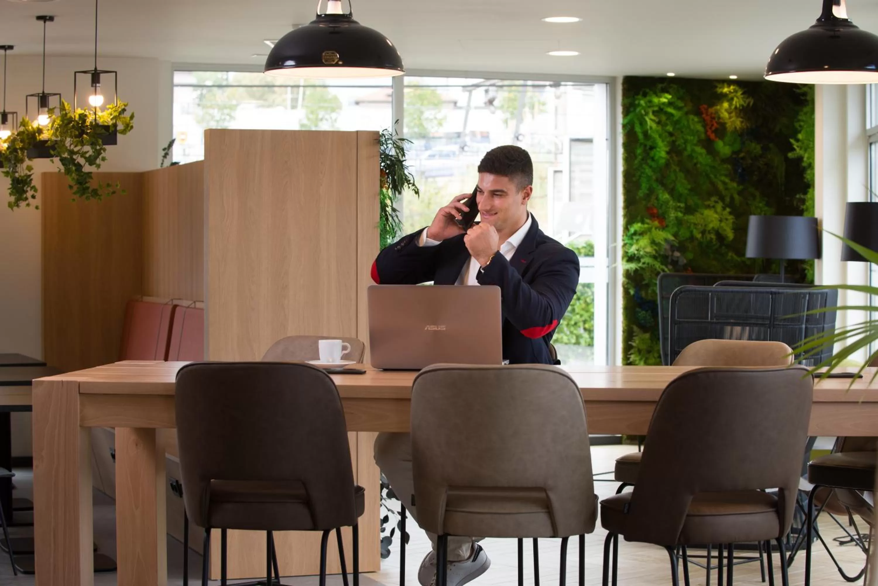 Seating area in Hotel Bed4U Santander