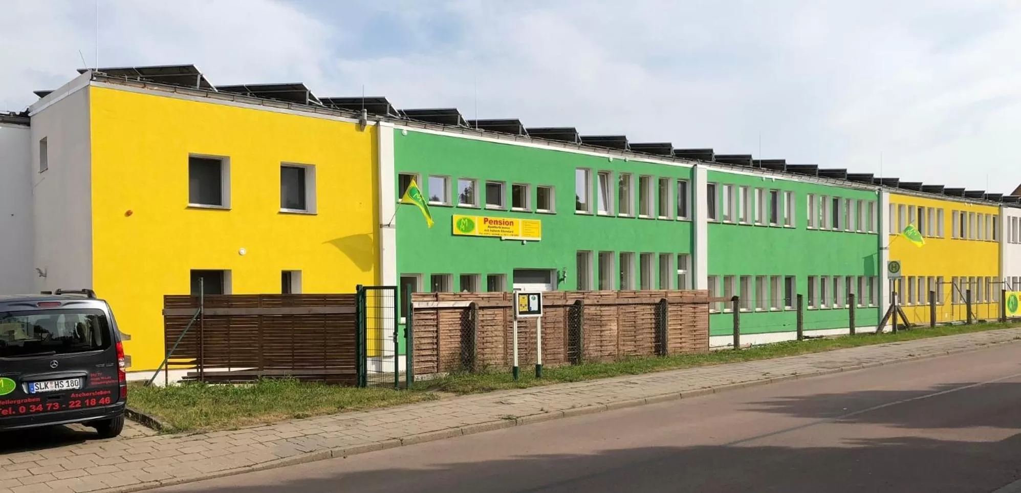 Facade/entrance in Motel Monteur