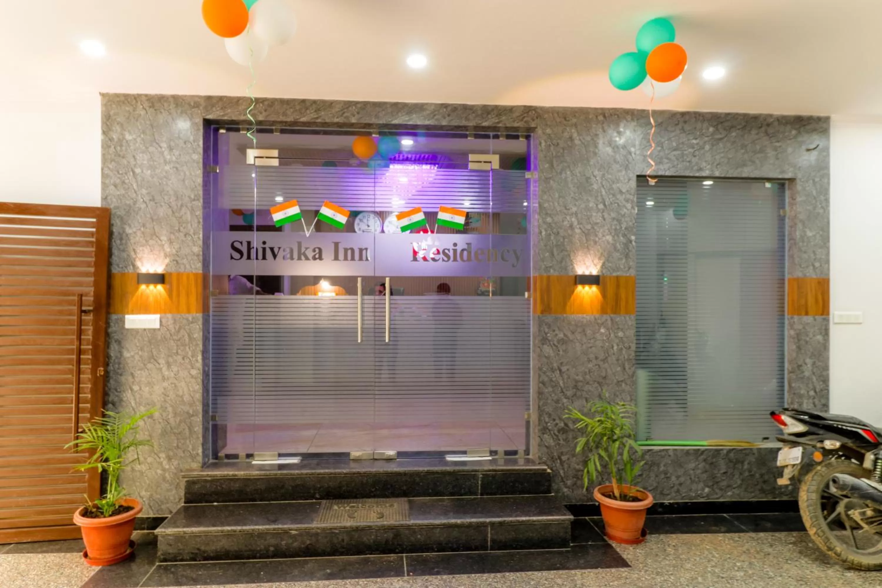 Facade/entrance in Airport Hotel Shivaka Inn