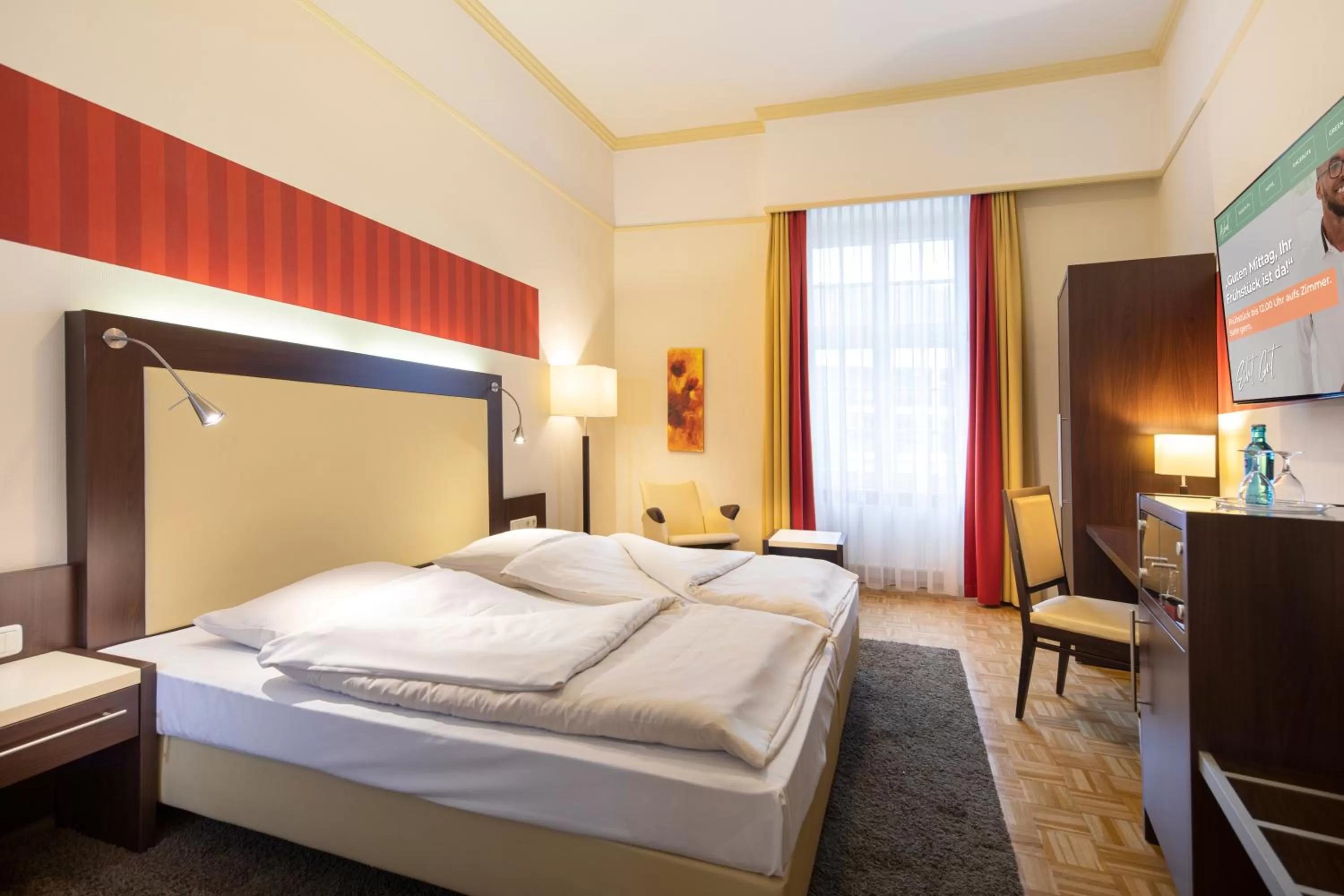 Photo of the whole room, Bed in ACHAT Sternhotel Bonn
