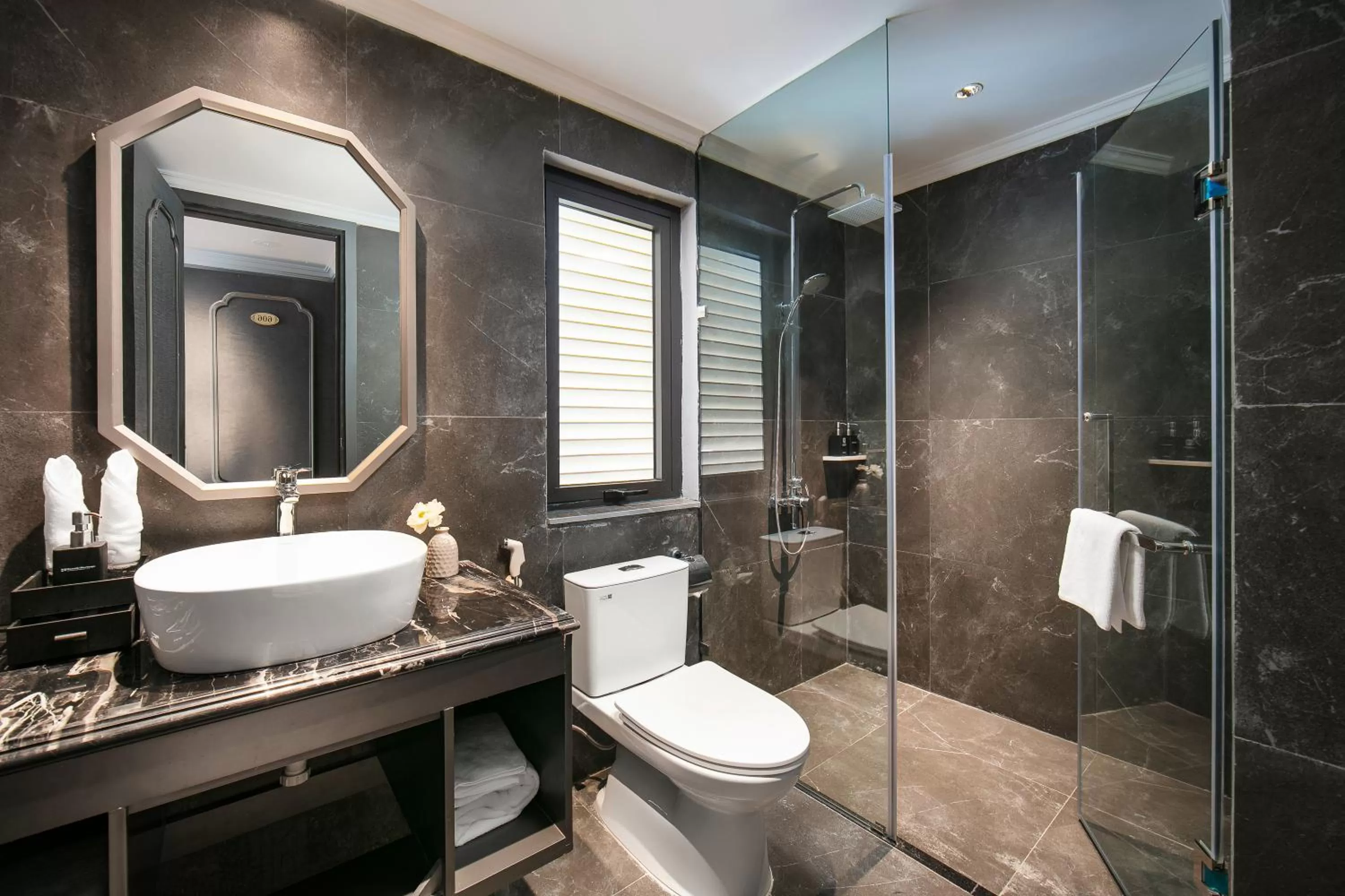 Bathroom in Hanoi L'Heritage Hotel & Gym - Spa