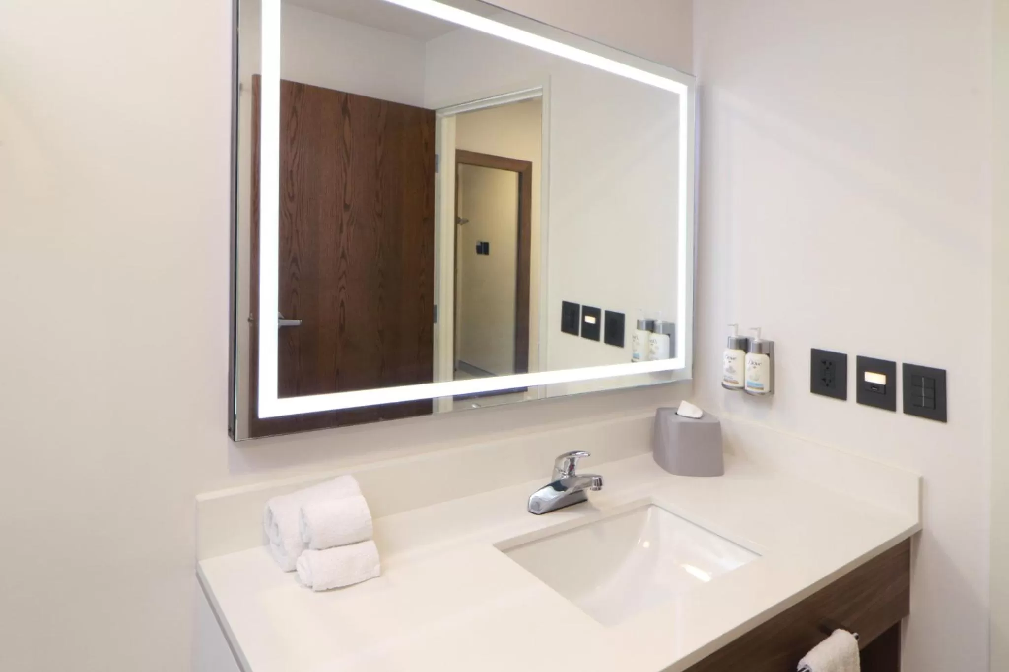 Bathroom in Holiday Inn Express San Luis Potosí by IHG