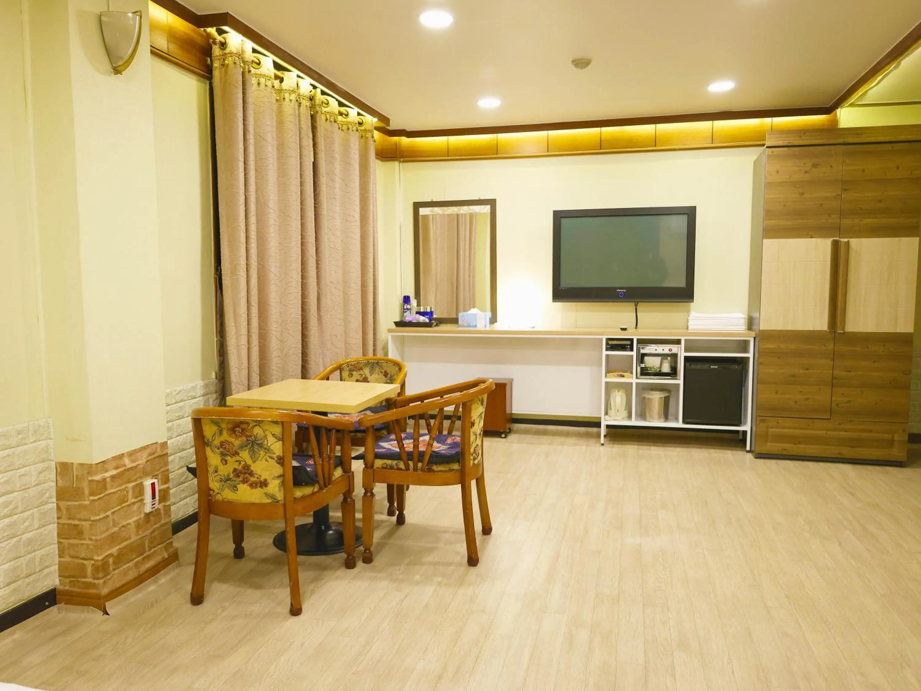 Goodstay Andong Park Hotel