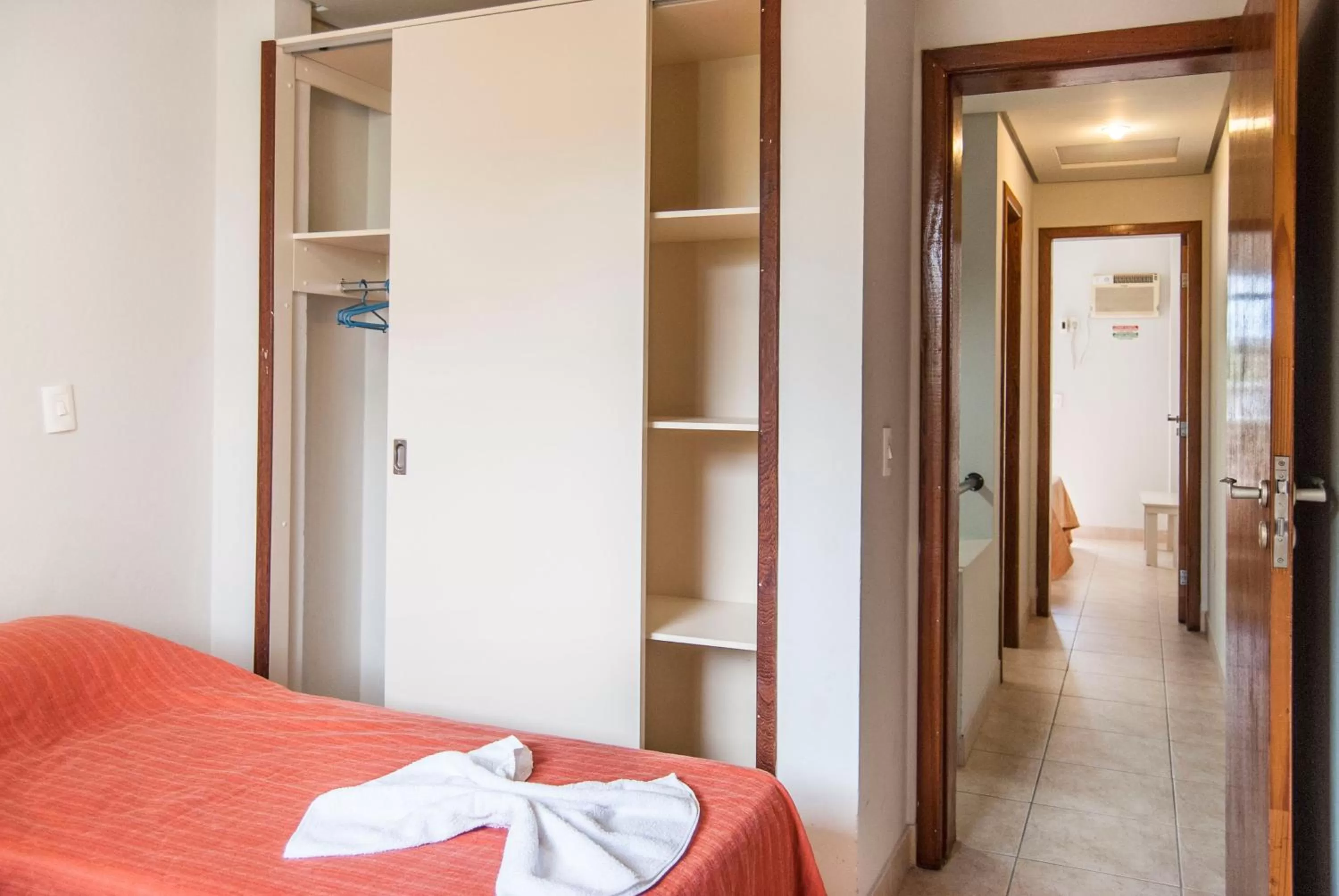 Photo of the whole room, Bed in Pousada Holiday