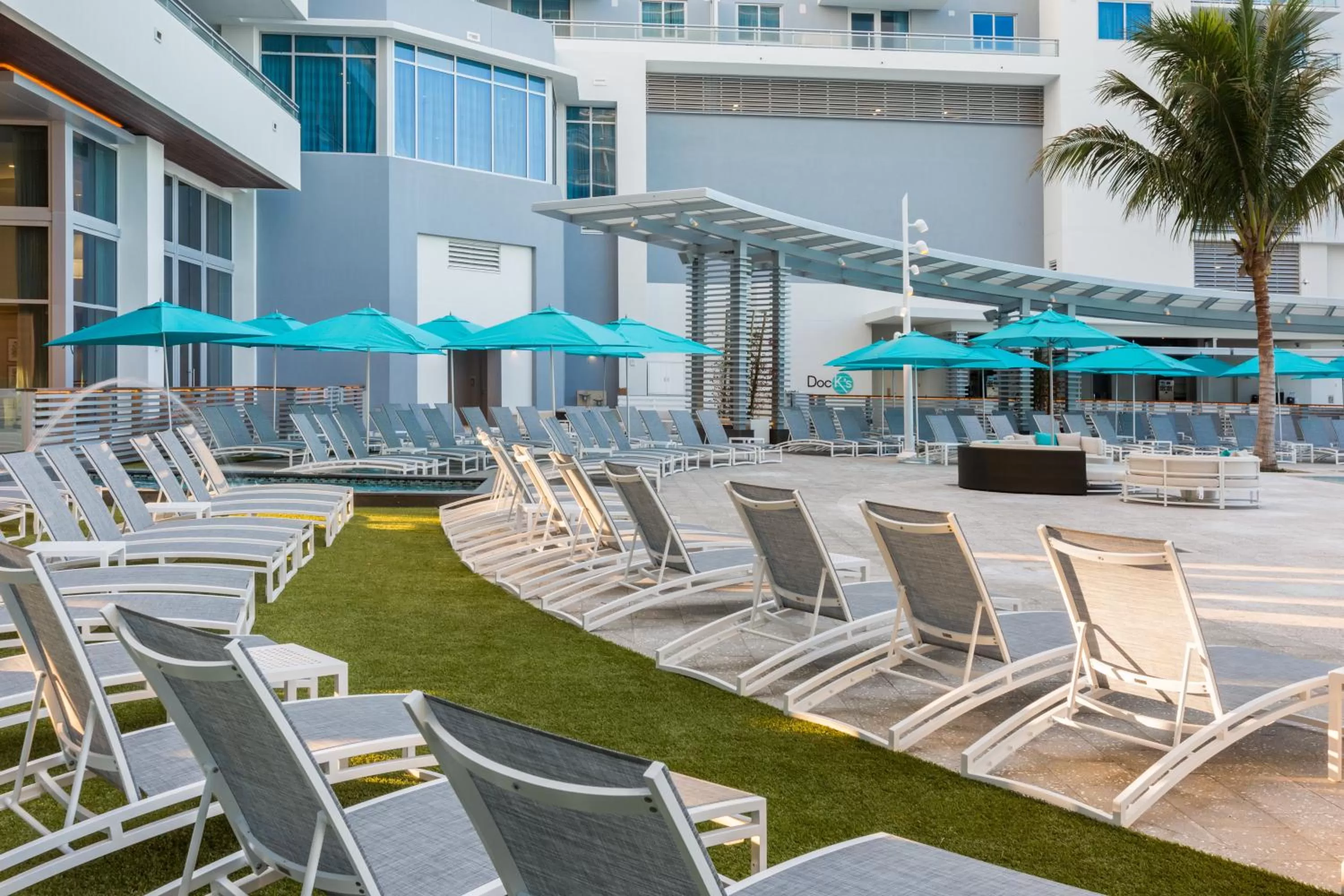 Swimming pool in Wyndham Grand Clearwater Beach