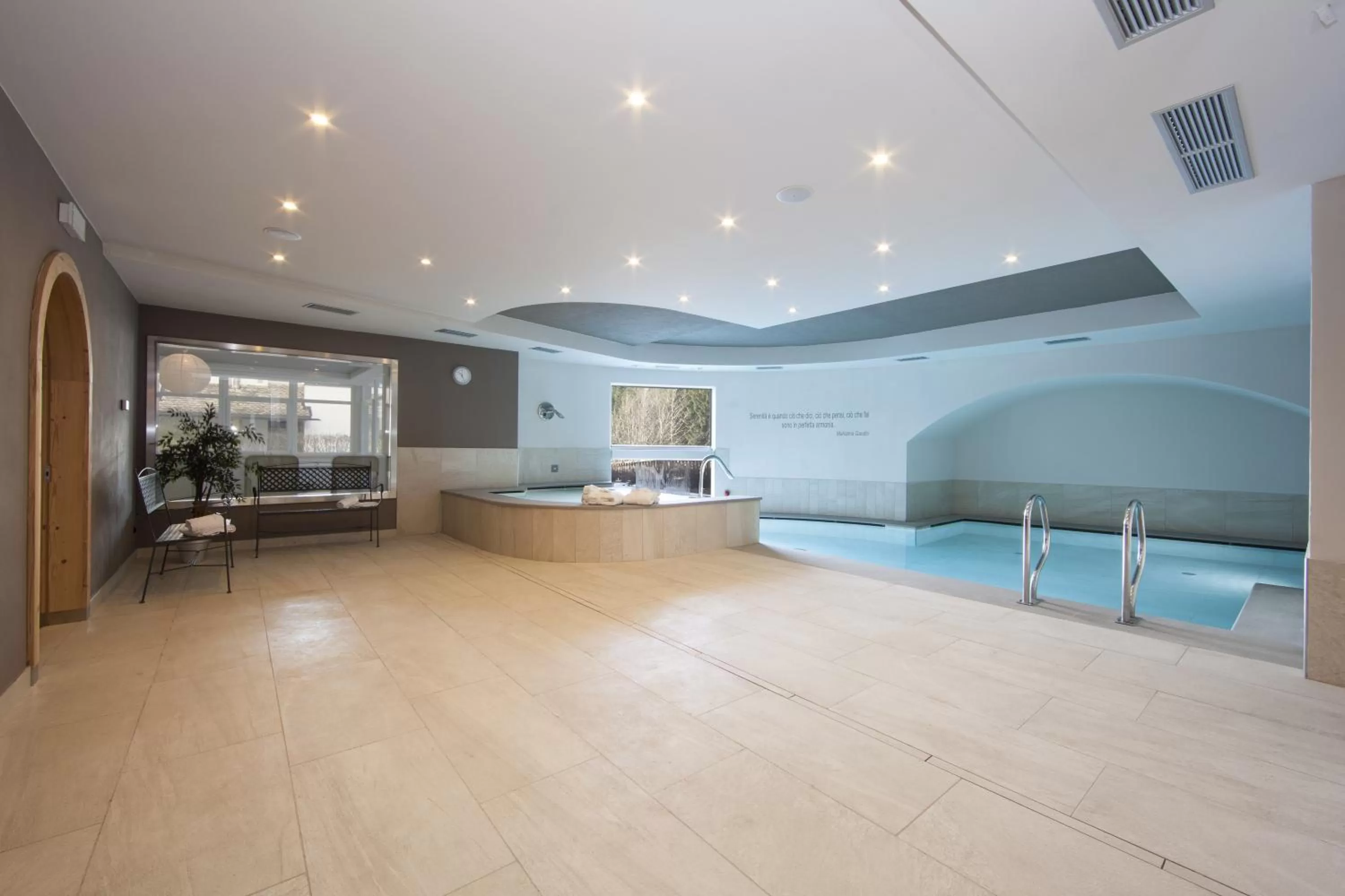 Swimming pool in Aparthotel Wellness Villa di Bosco