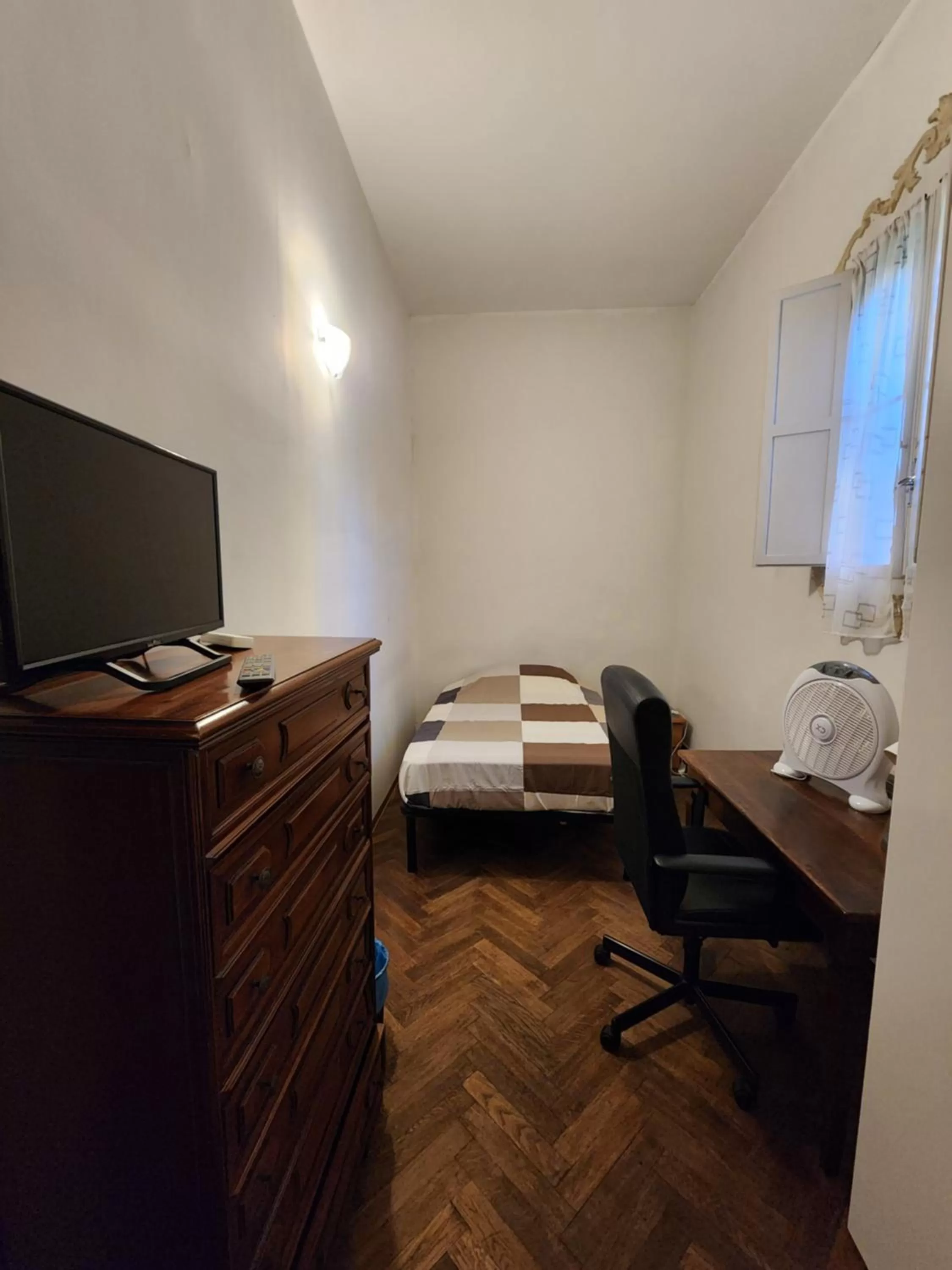 Bed, TV/Entertainment Center in TATA HOMES