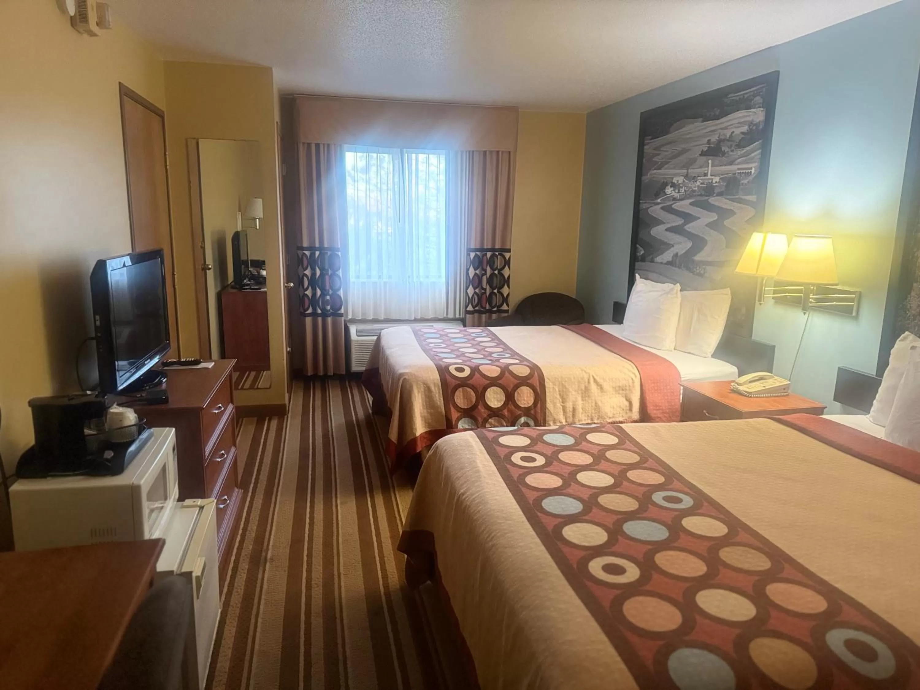 Photo of the whole room, Bed in Super 8 by Wyndham Sparta
